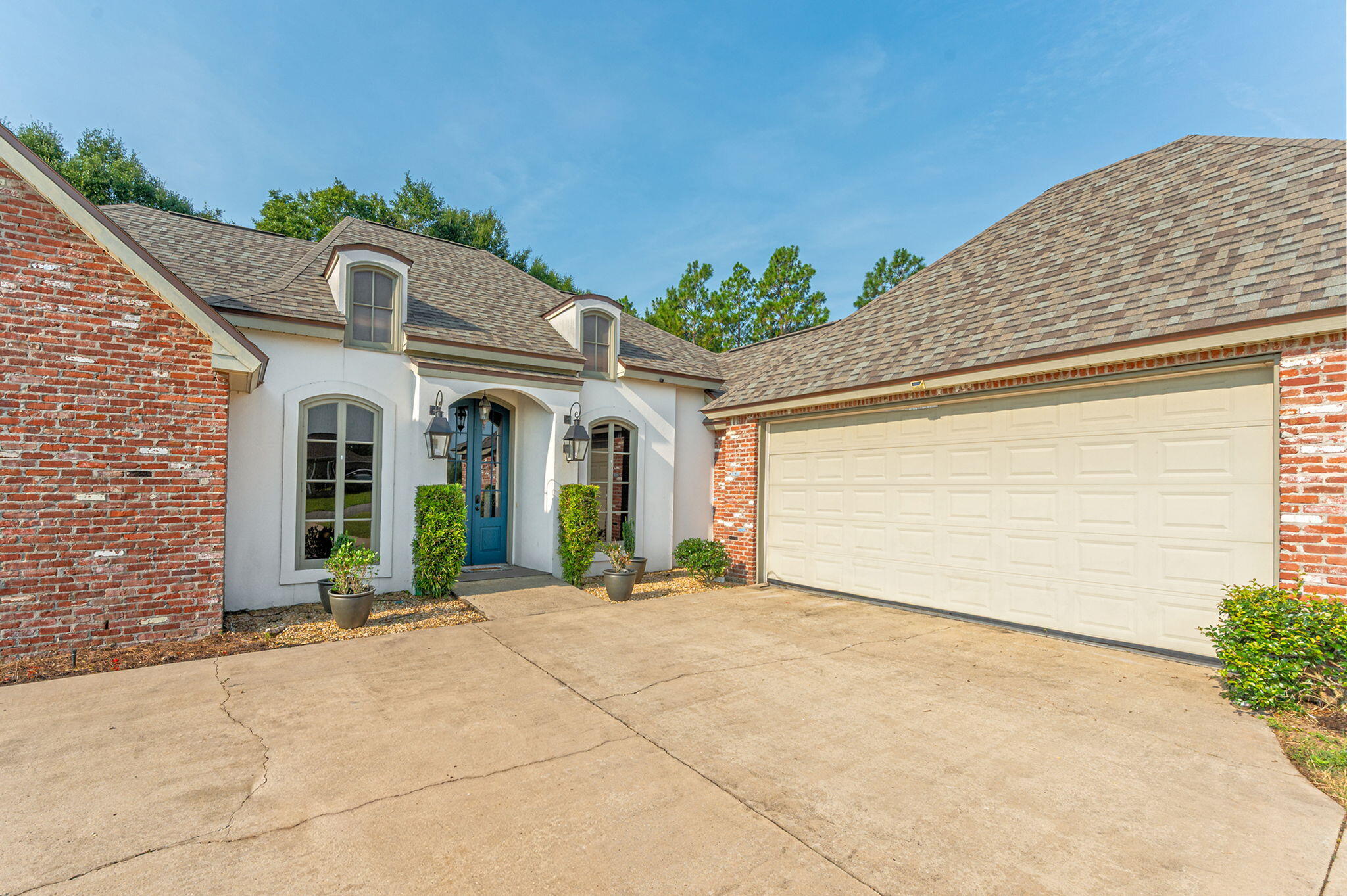LAKERIDGE EST - Residential