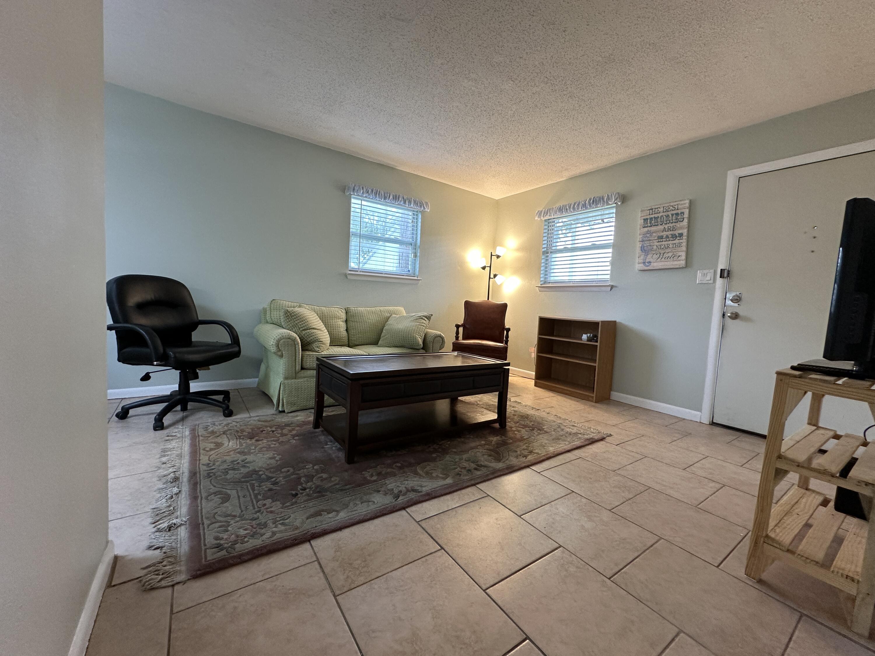 PINE MEADOWS 1ST ADDN - Residential Lease