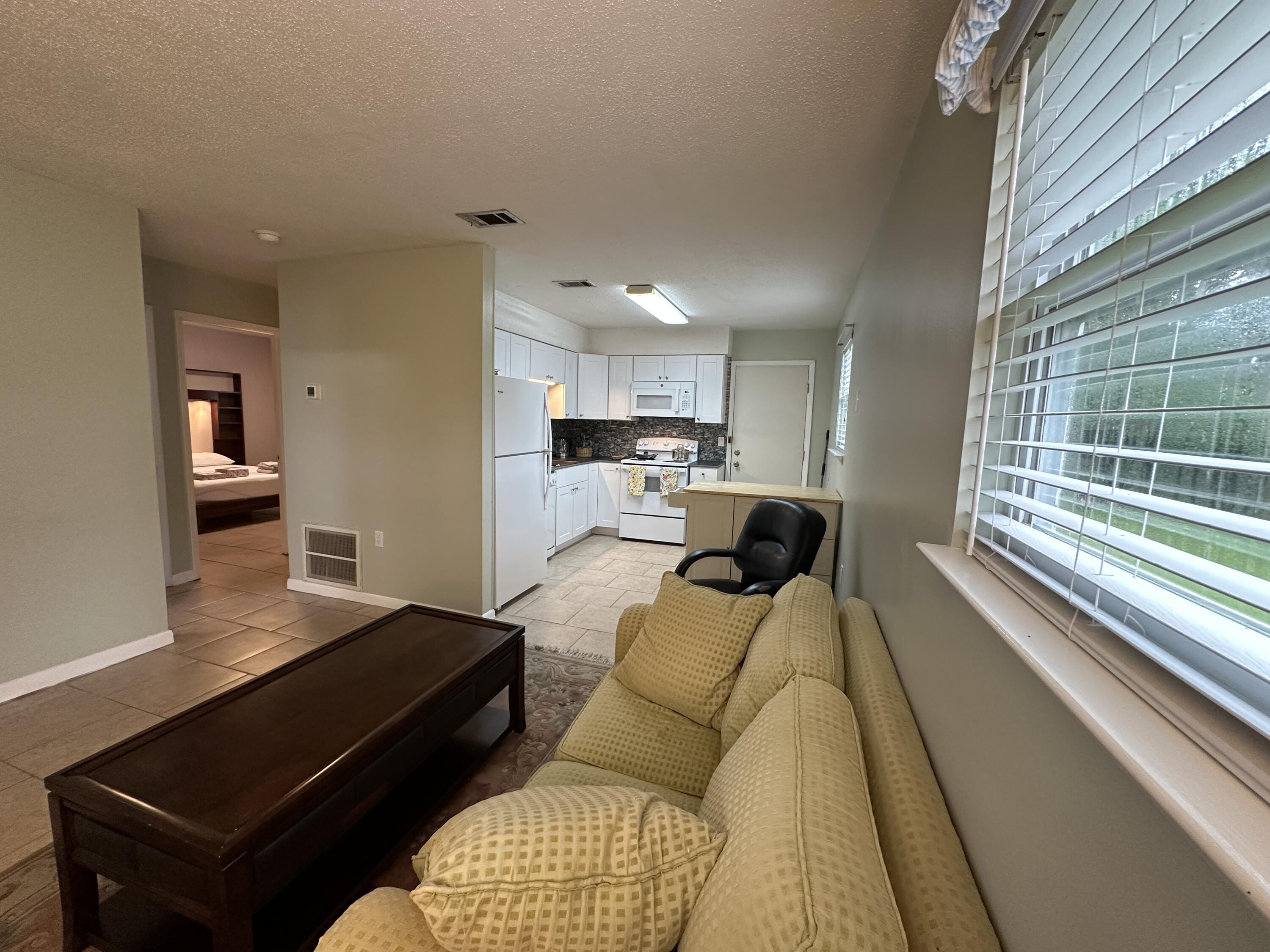 PINE MEADOWS 1ST ADDN - Residential Lease