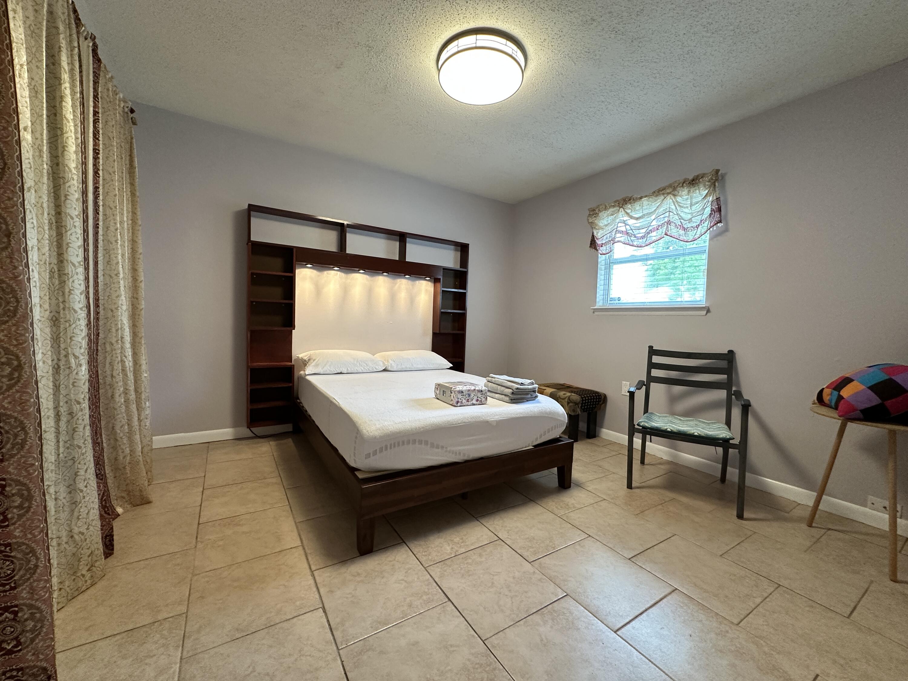PINE MEADOWS 1ST ADDN - Residential Lease