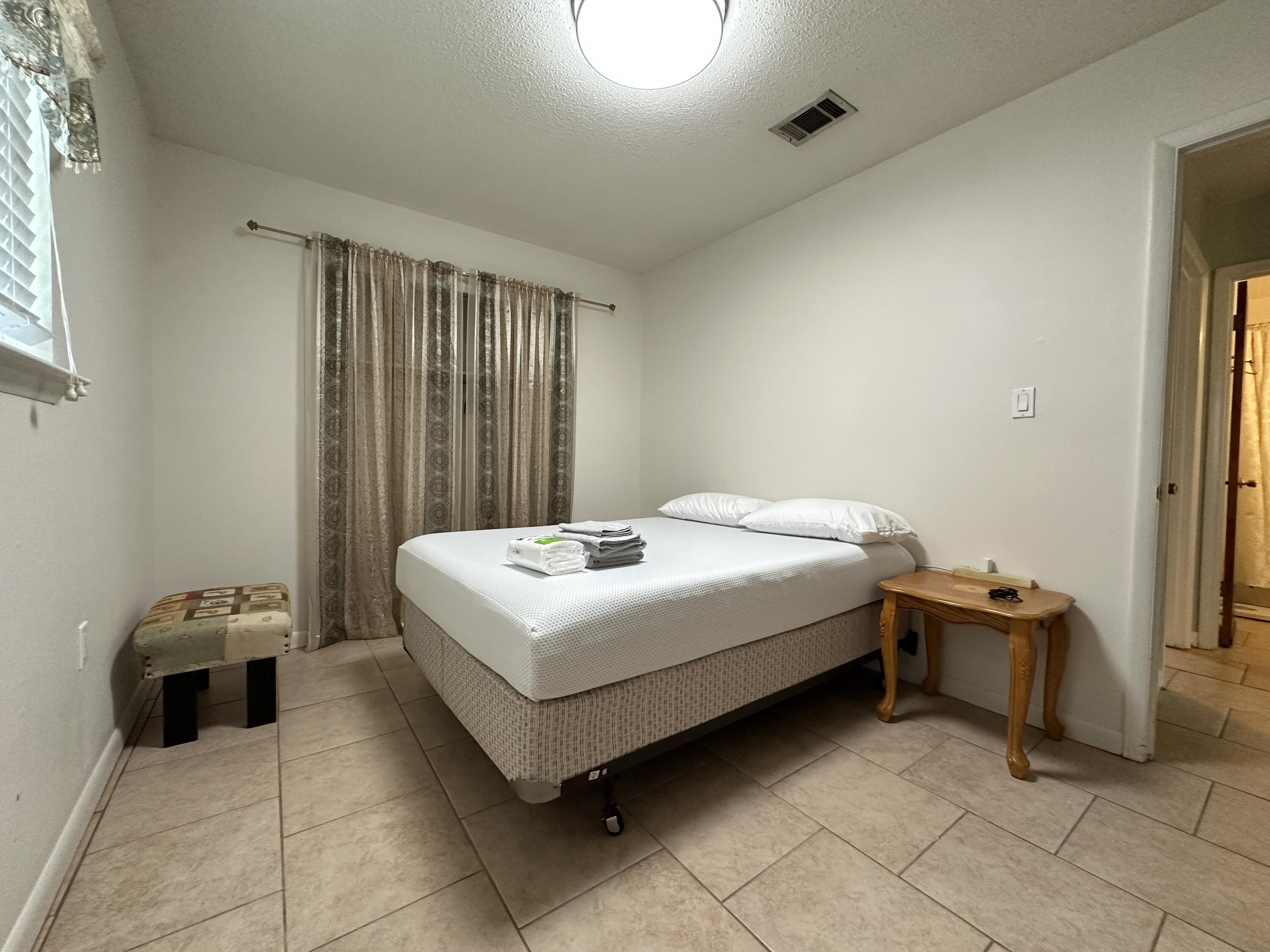 PINE MEADOWS 1ST ADDN - Residential Lease