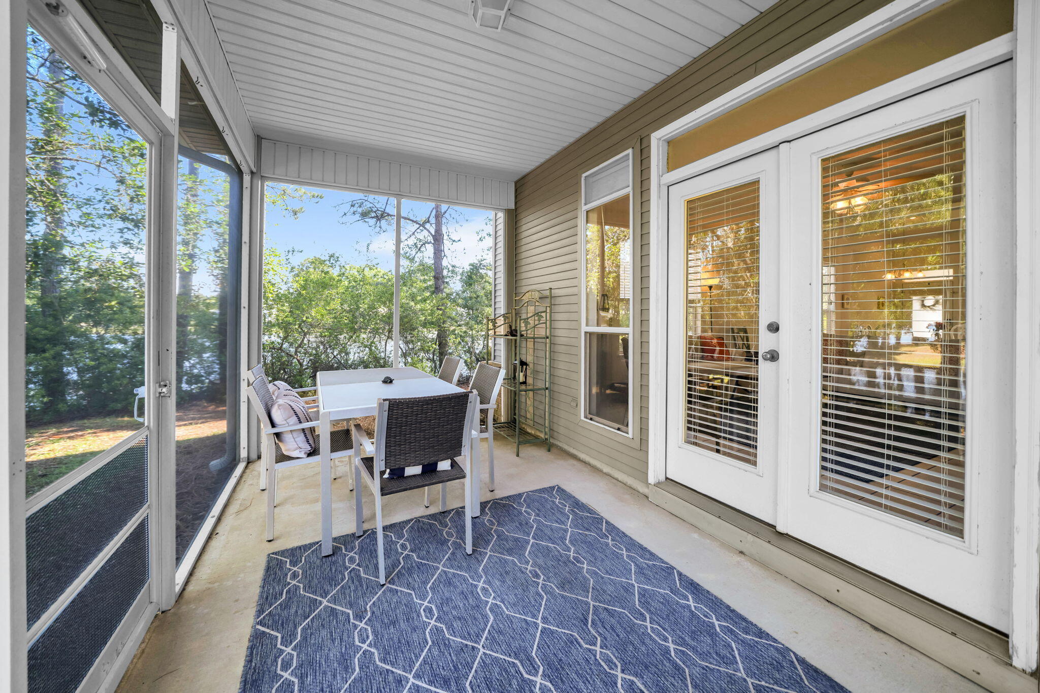 Escada S/D - Residential