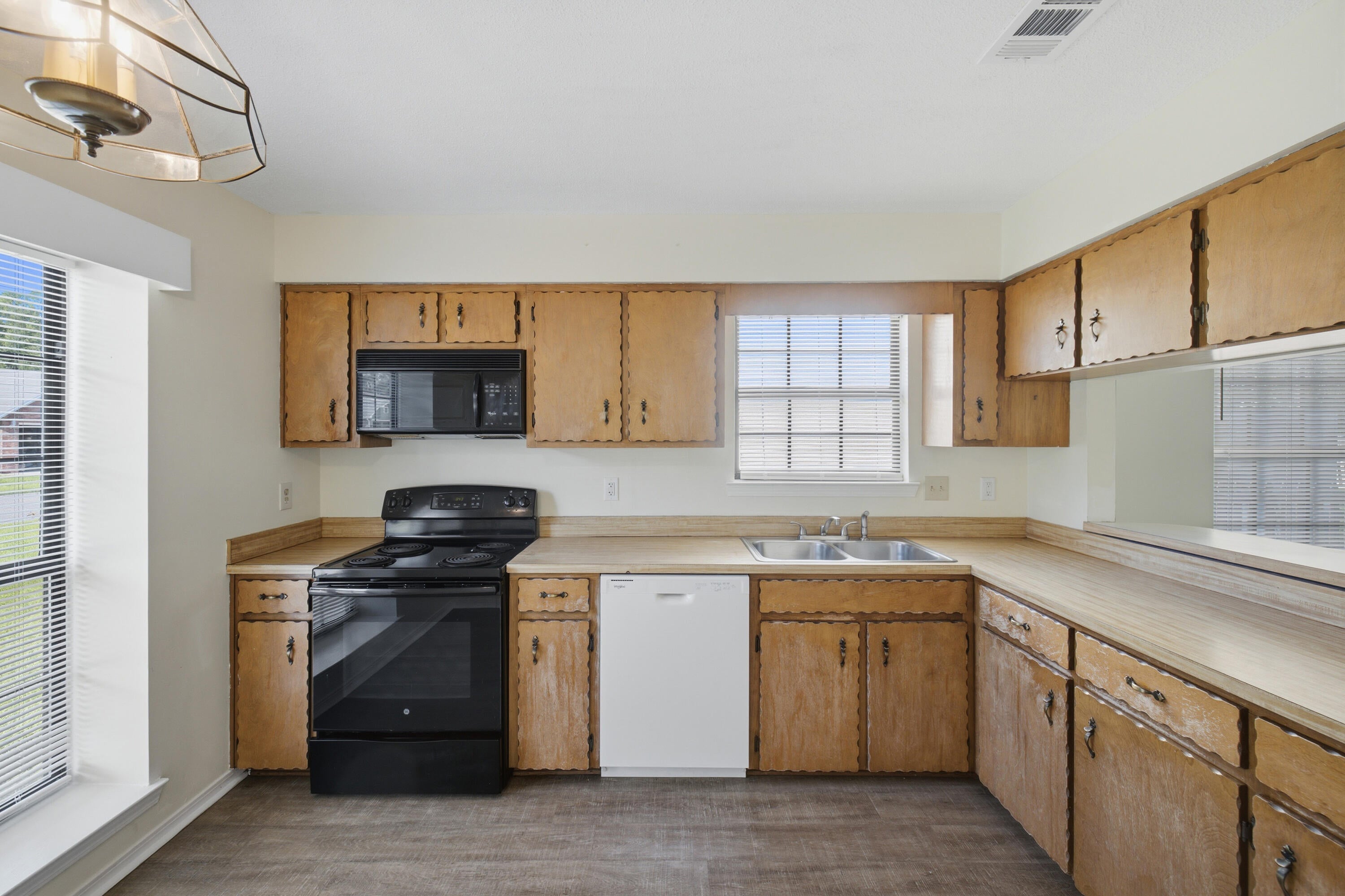 CRYSTAL LAKE ESTATES - Residential