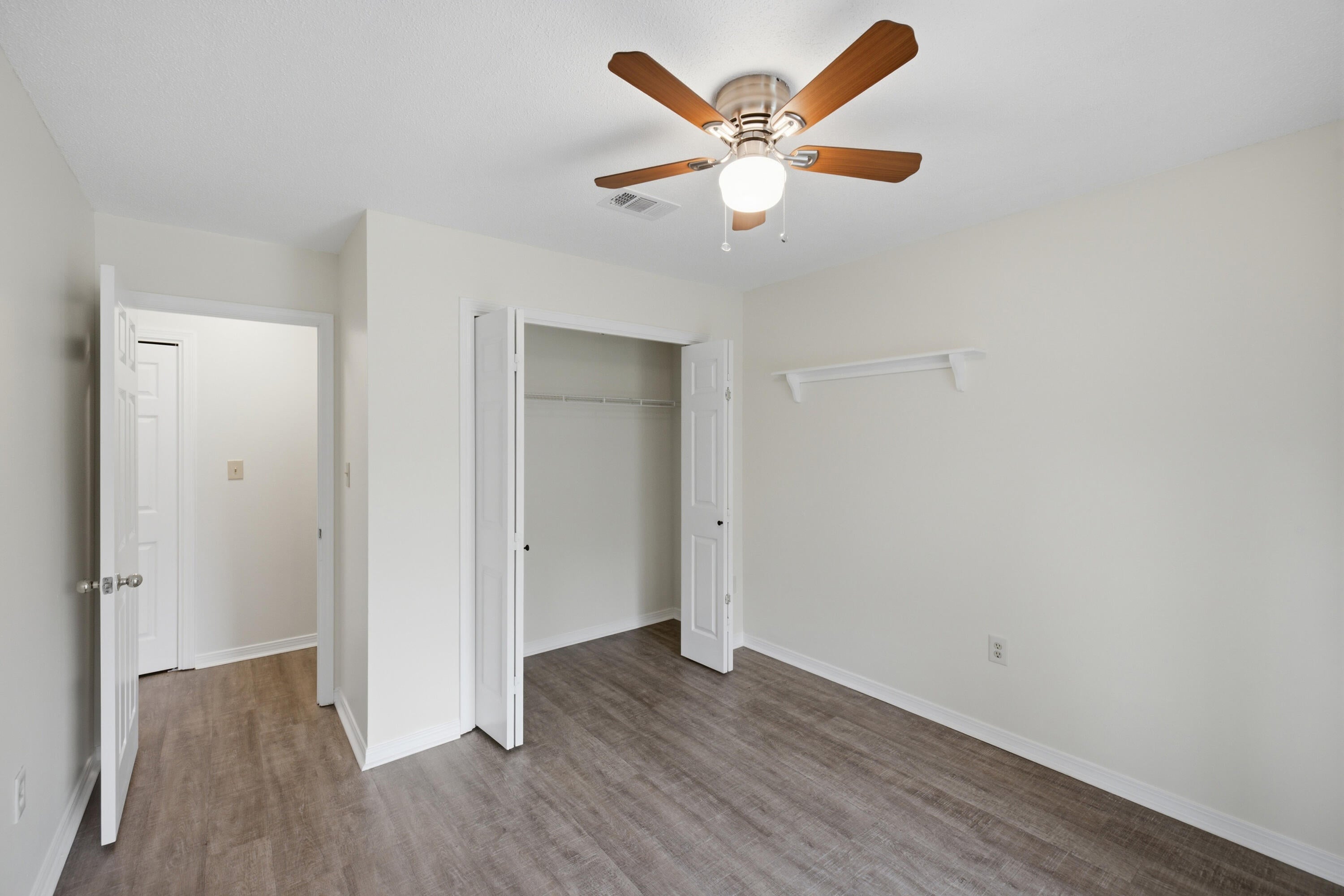 CRYSTAL LAKE ESTATES - Residential