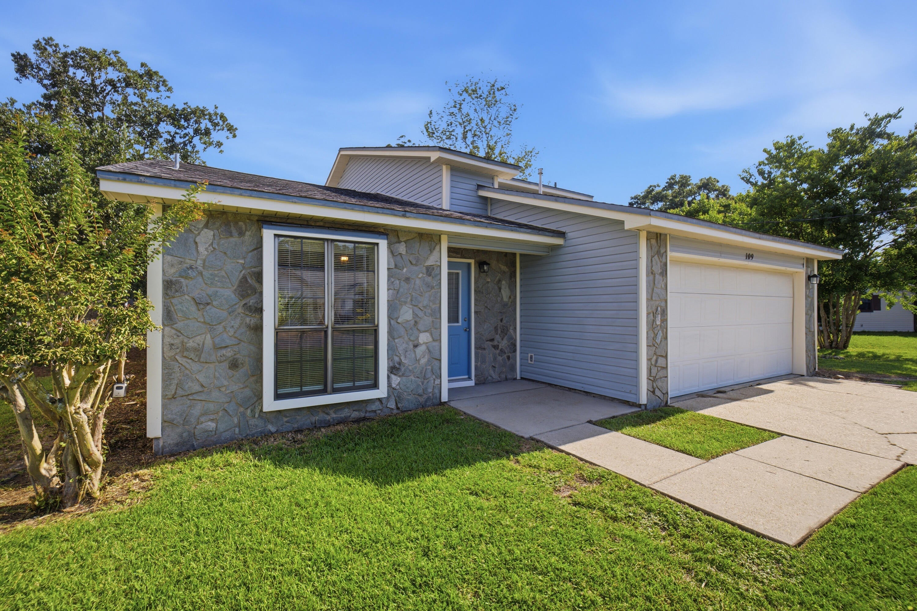 CRYSTAL LAKE ESTATES - Residential