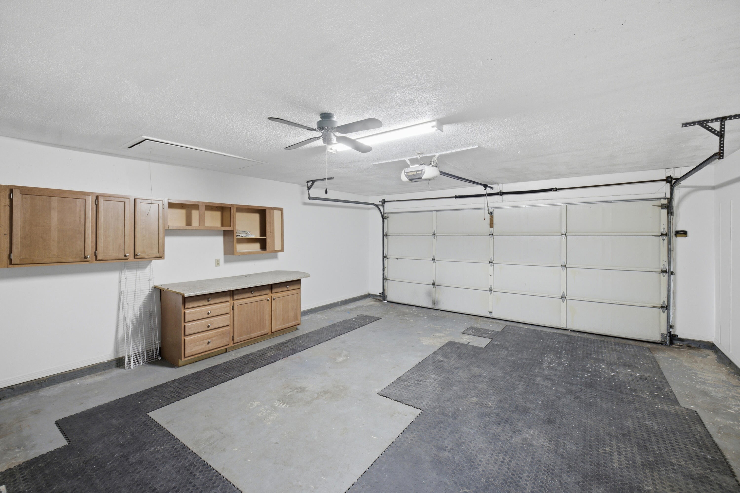 CRYSTAL LAKE ESTATES - Residential