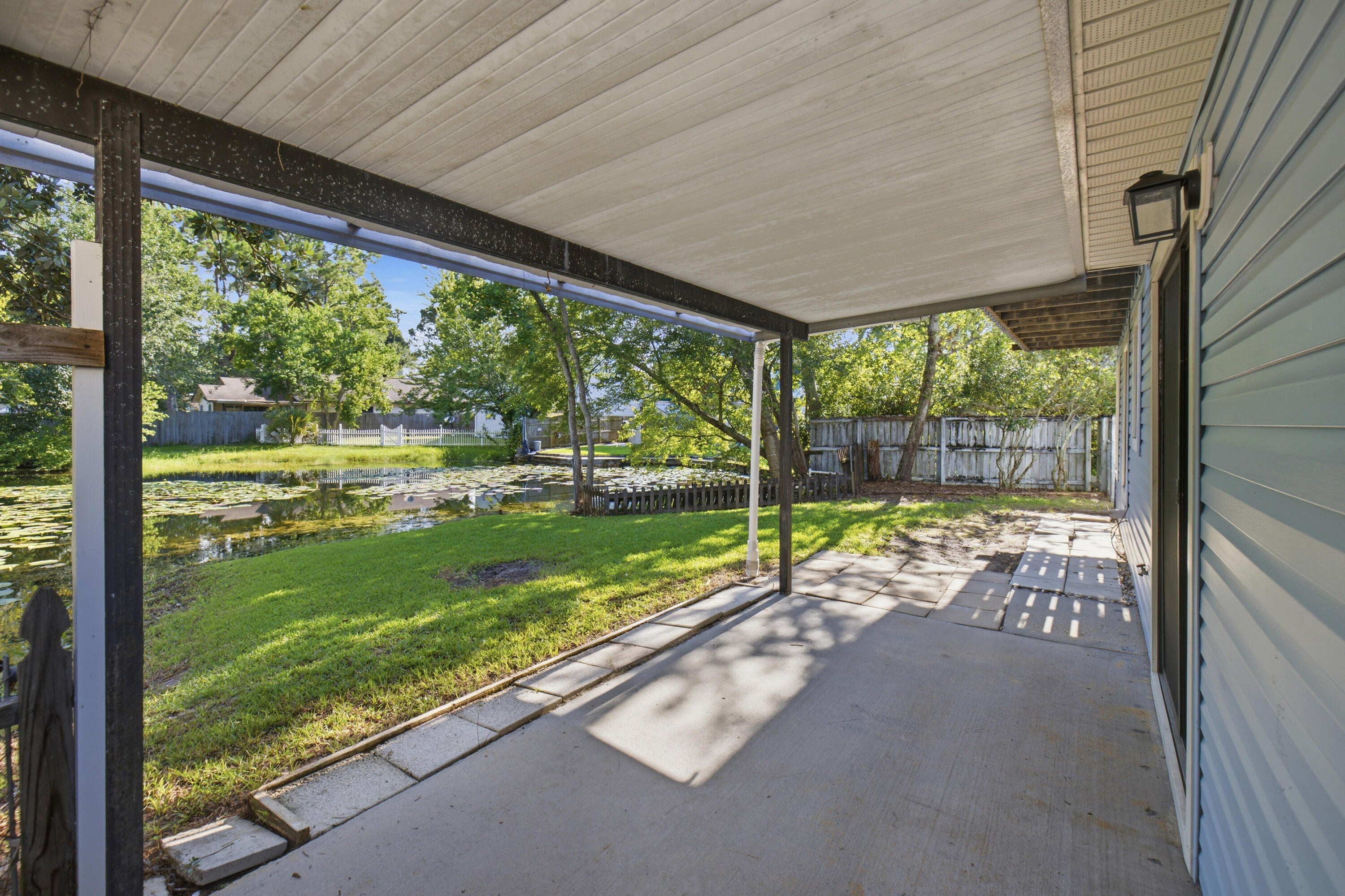 CRYSTAL LAKE ESTATES - Residential