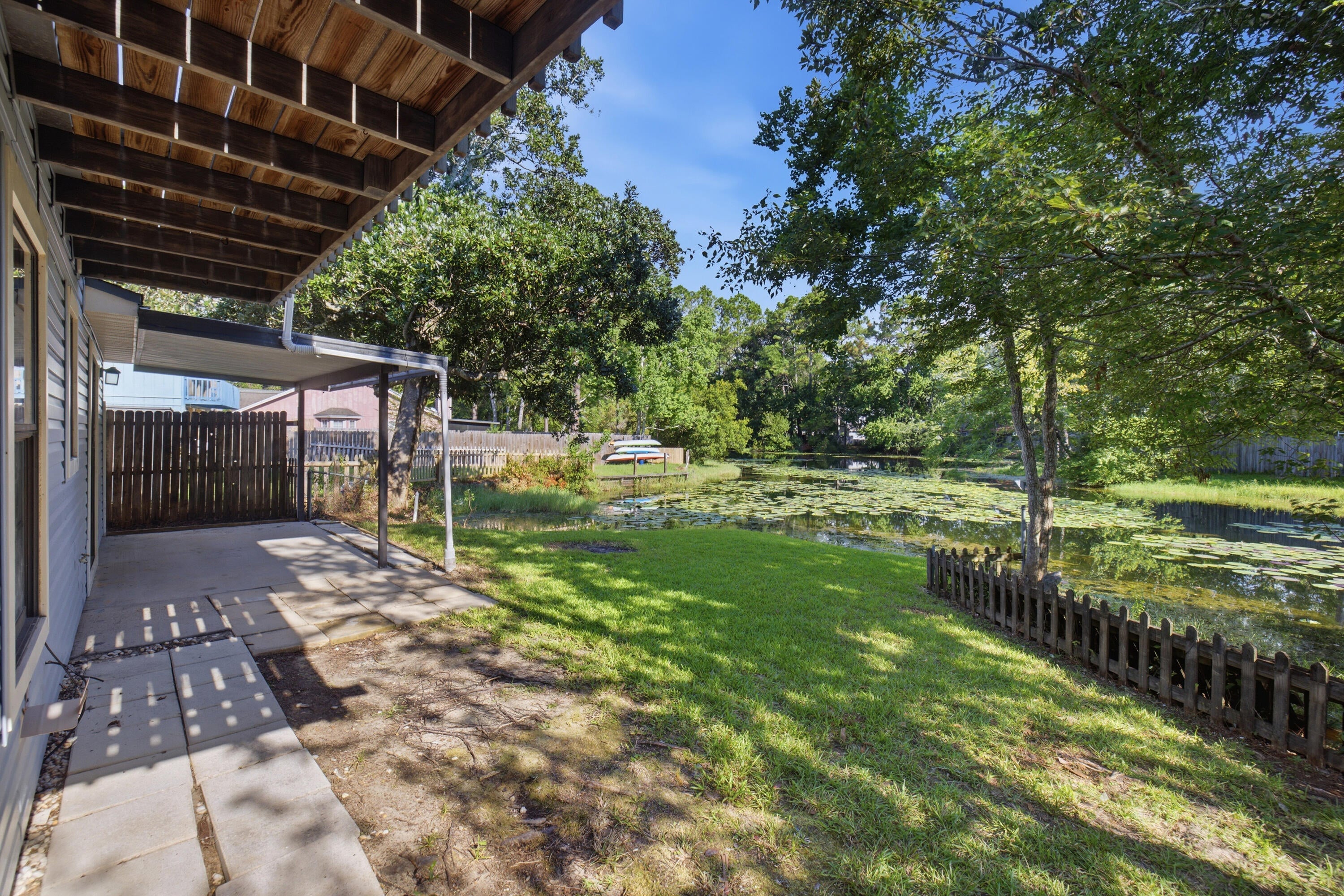 CRYSTAL LAKE ESTATES - Residential