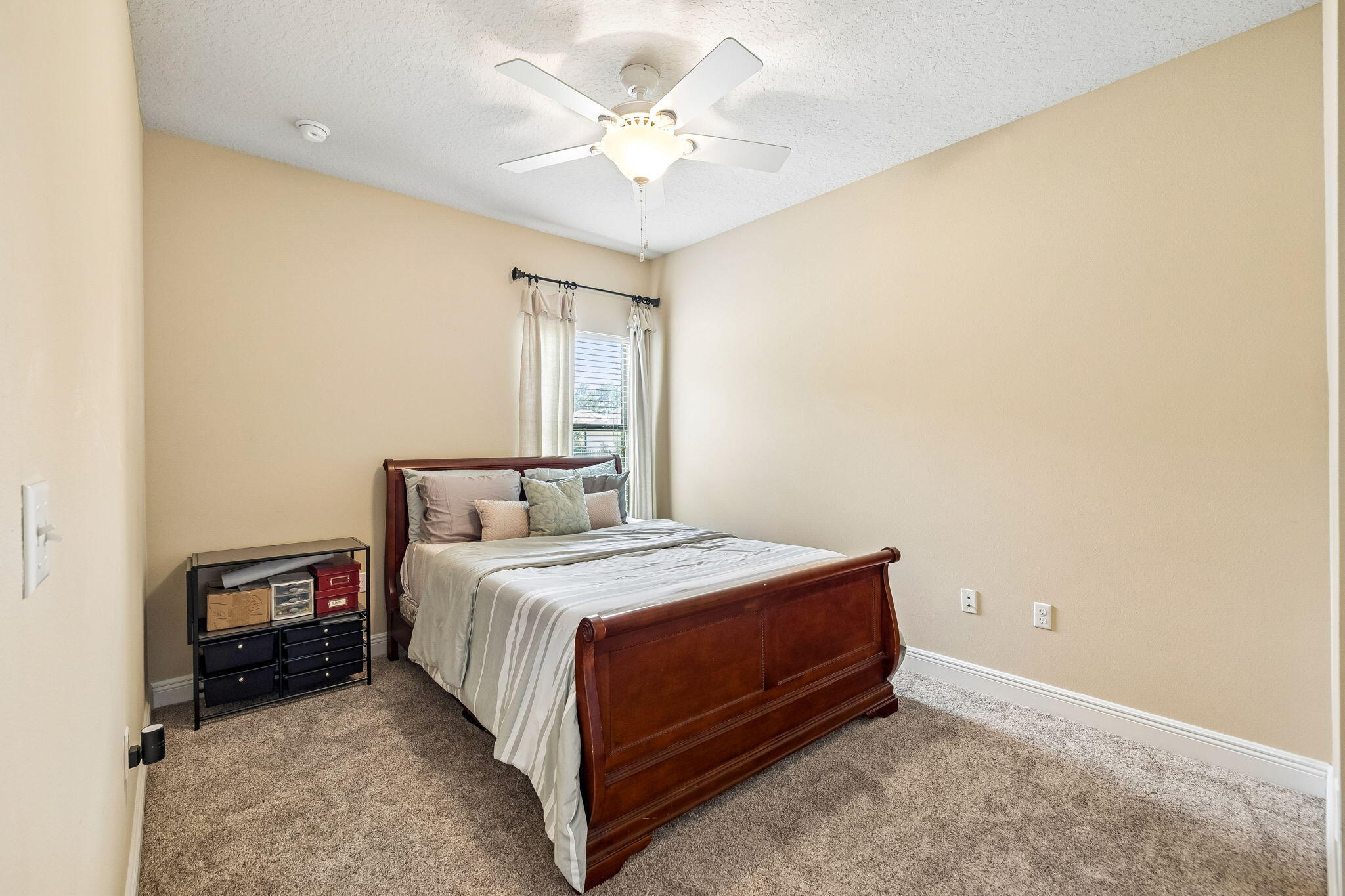 WHISPERING LAKE - Residential