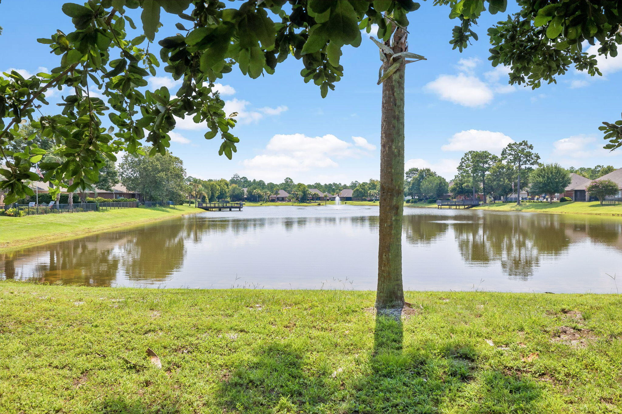 WHISPERING LAKE - Residential