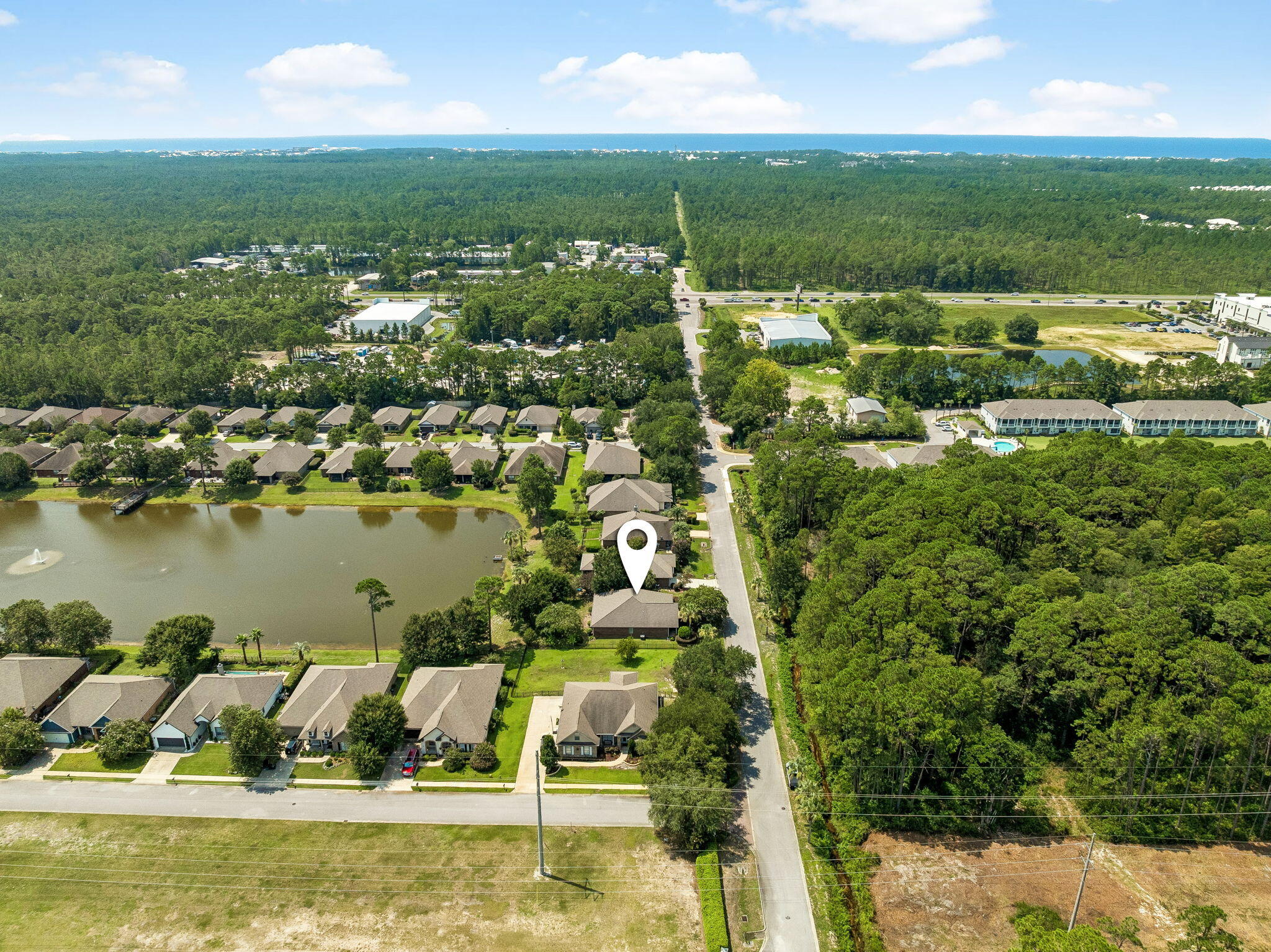 WHISPERING LAKE - Residential
