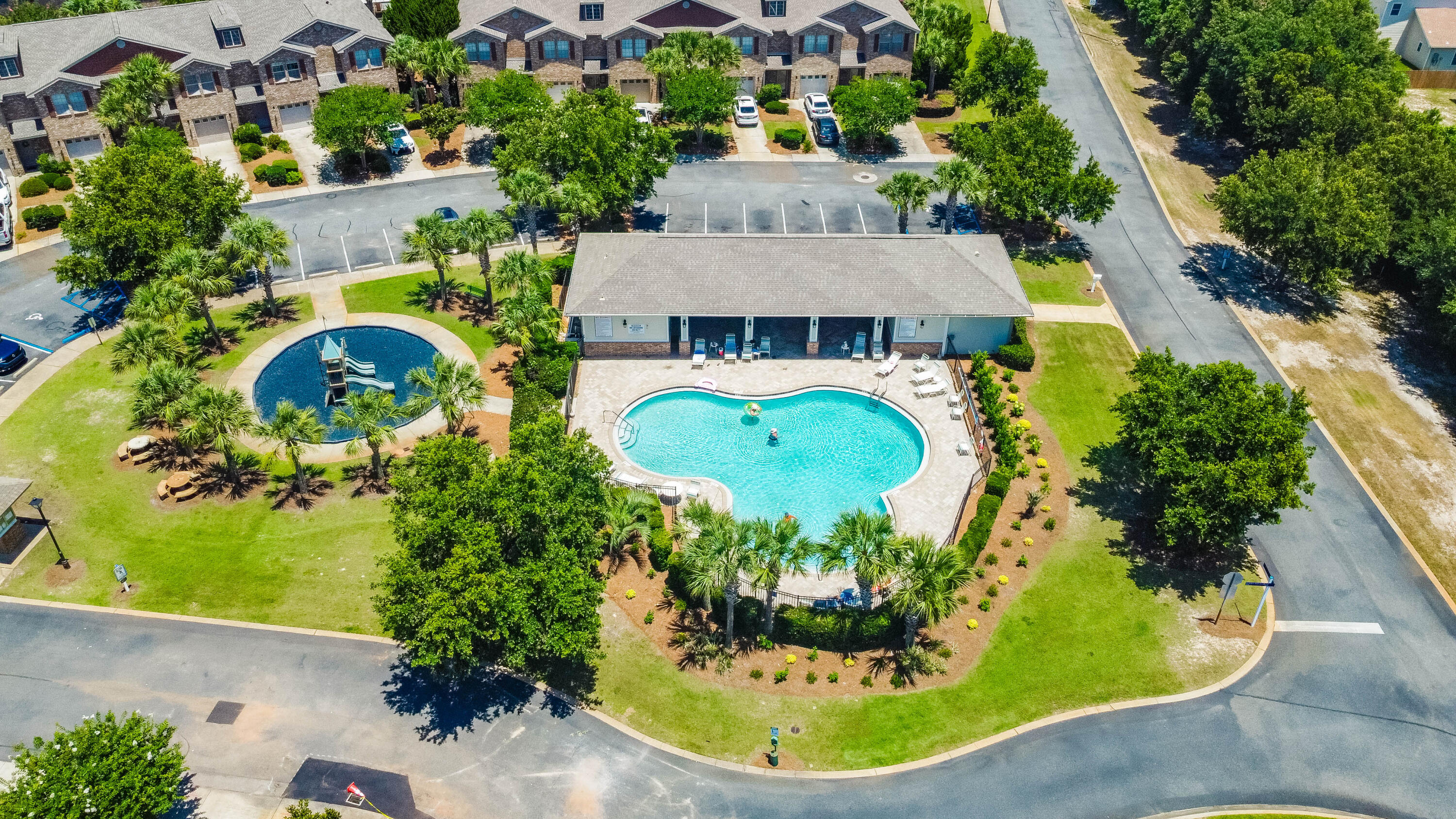 RESERVE POINTE - Residential