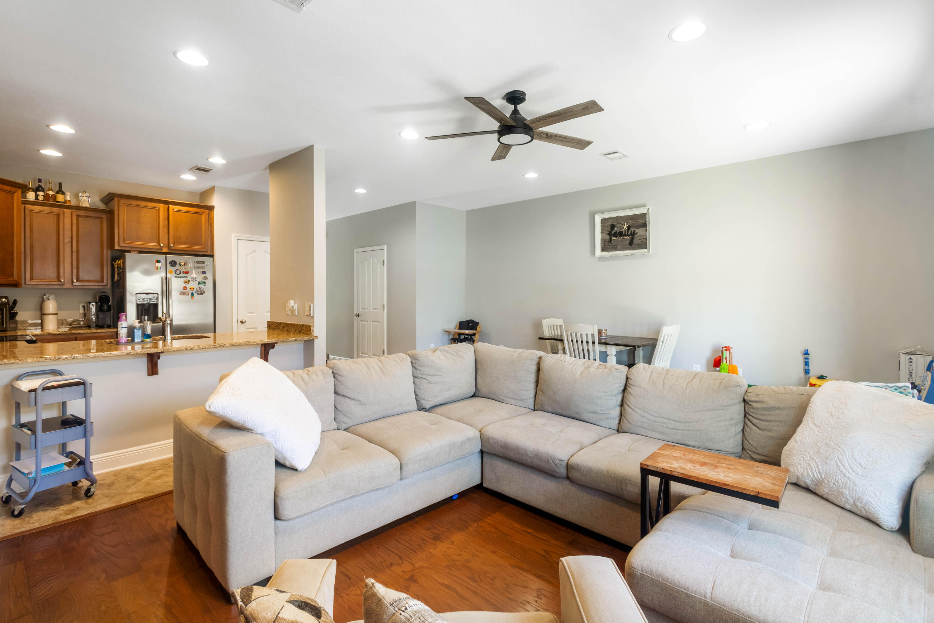 RESERVE POINTE - Residential