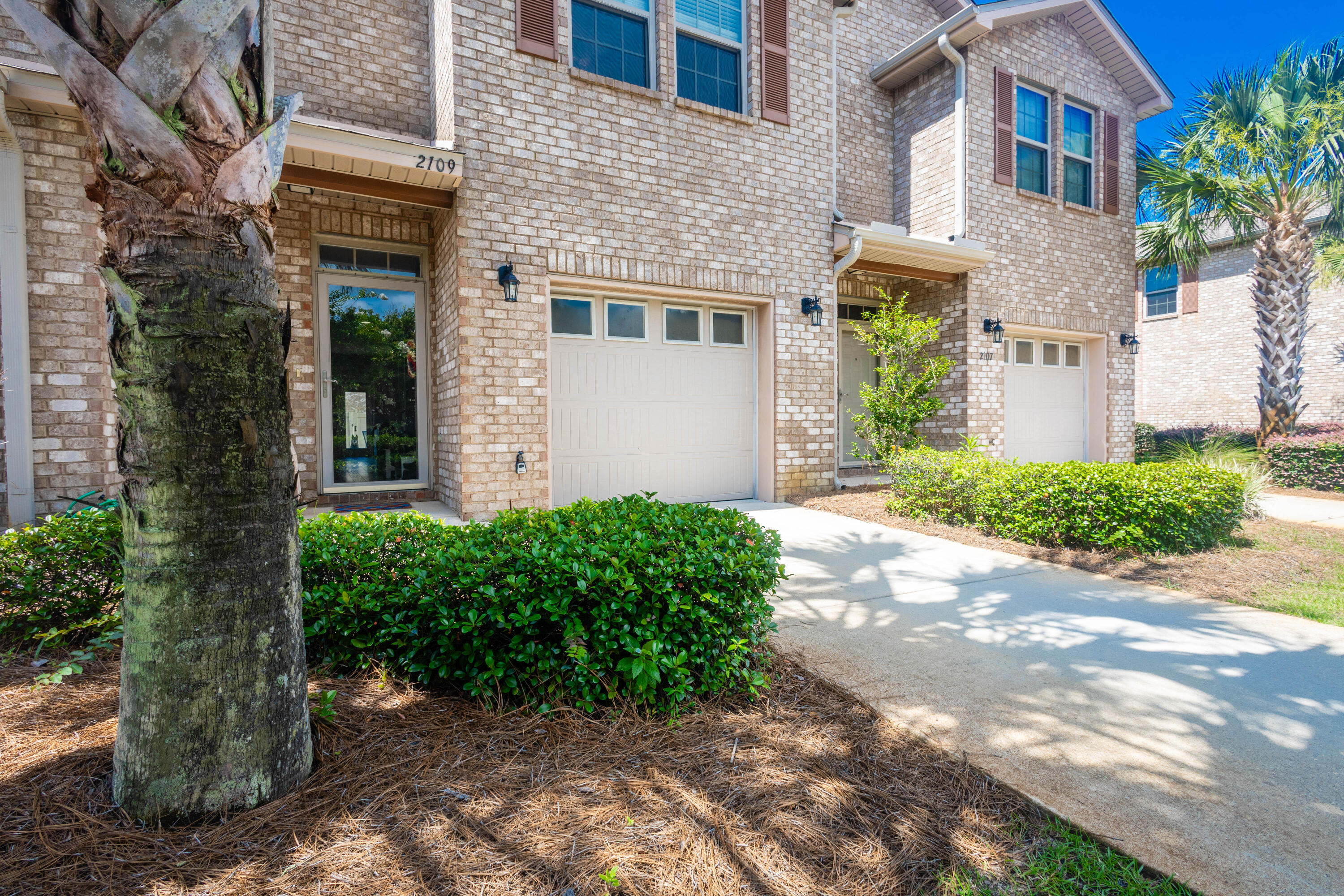 RESERVE POINTE - Residential