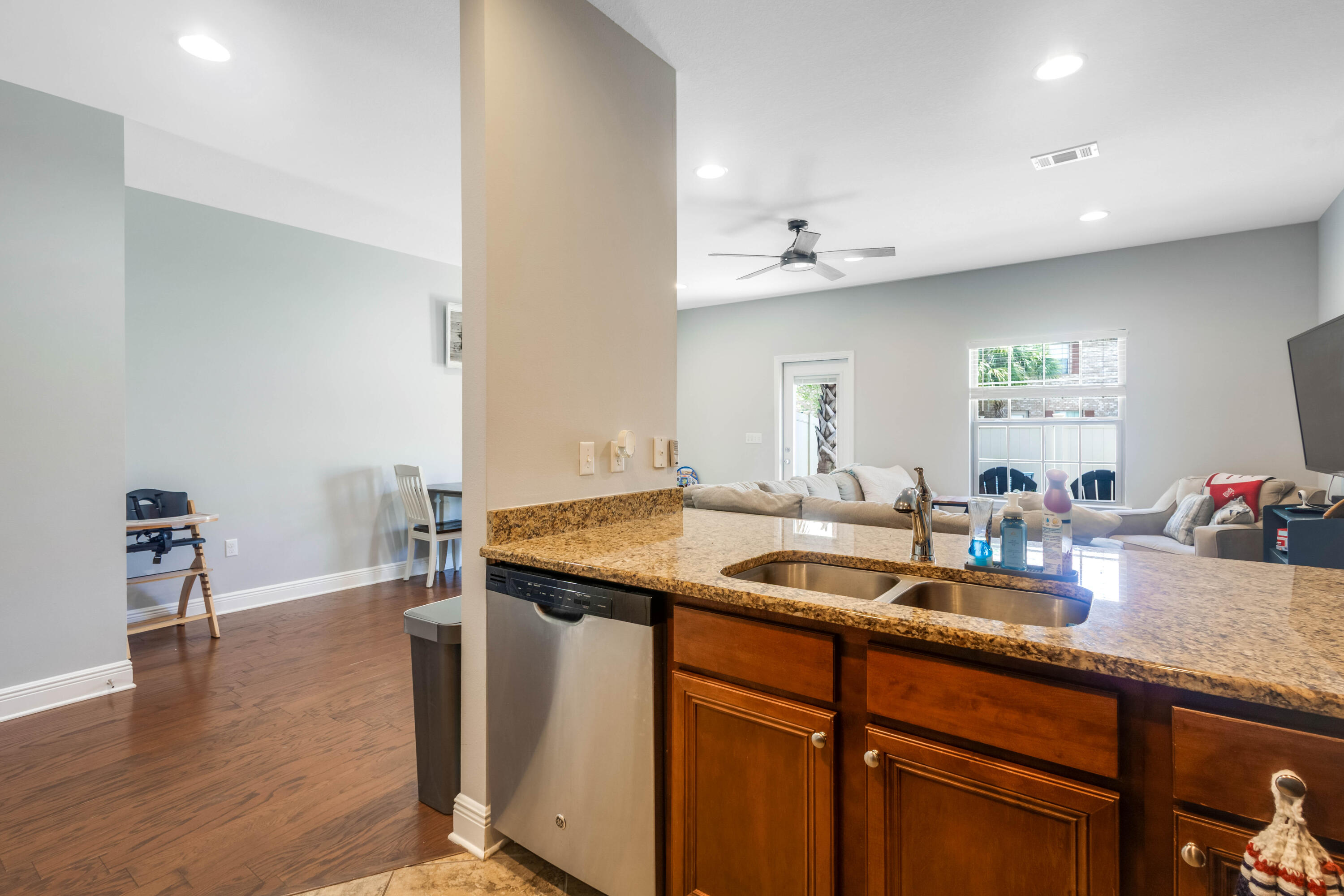 RESERVE POINTE - Residential