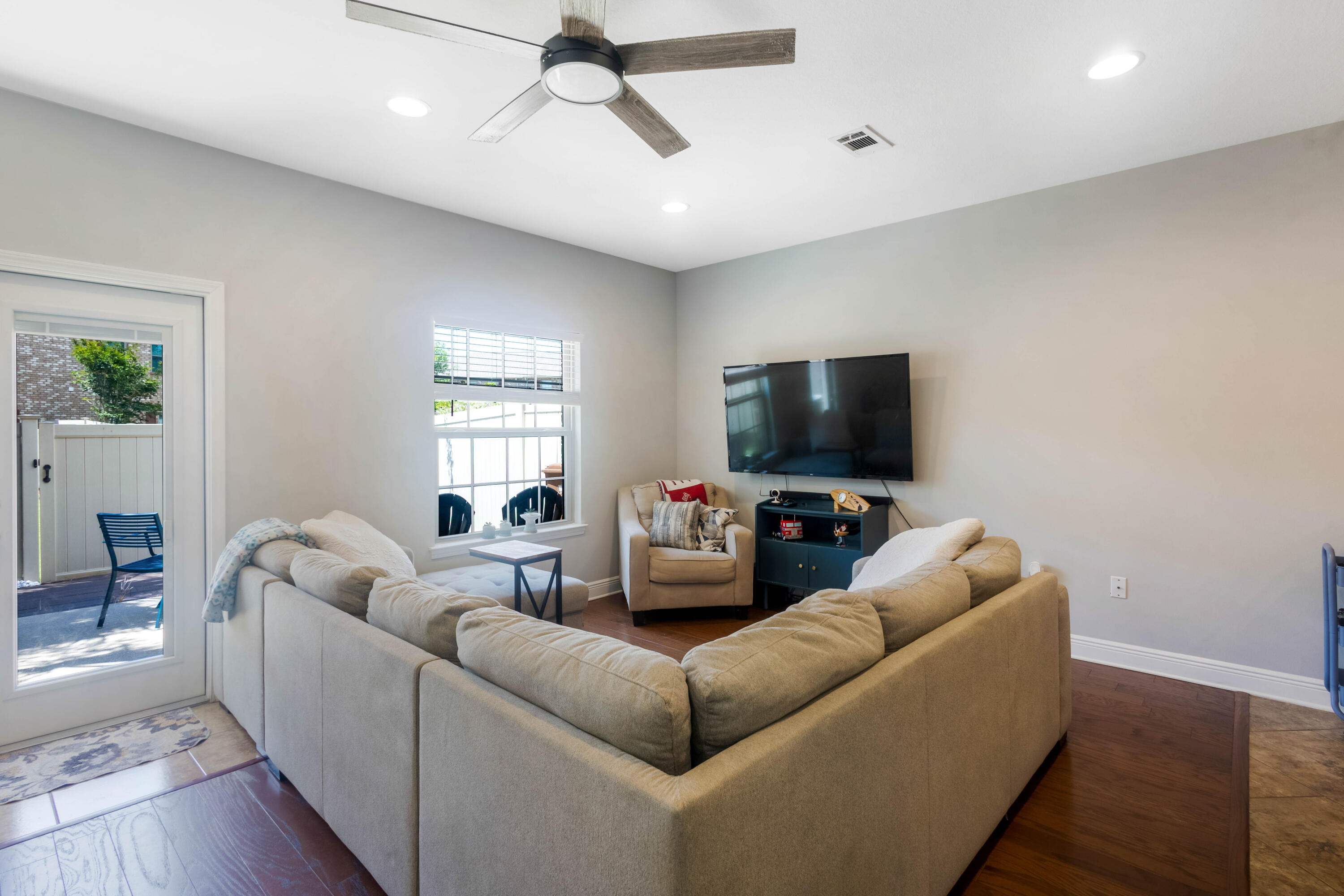 RESERVE POINTE - Residential