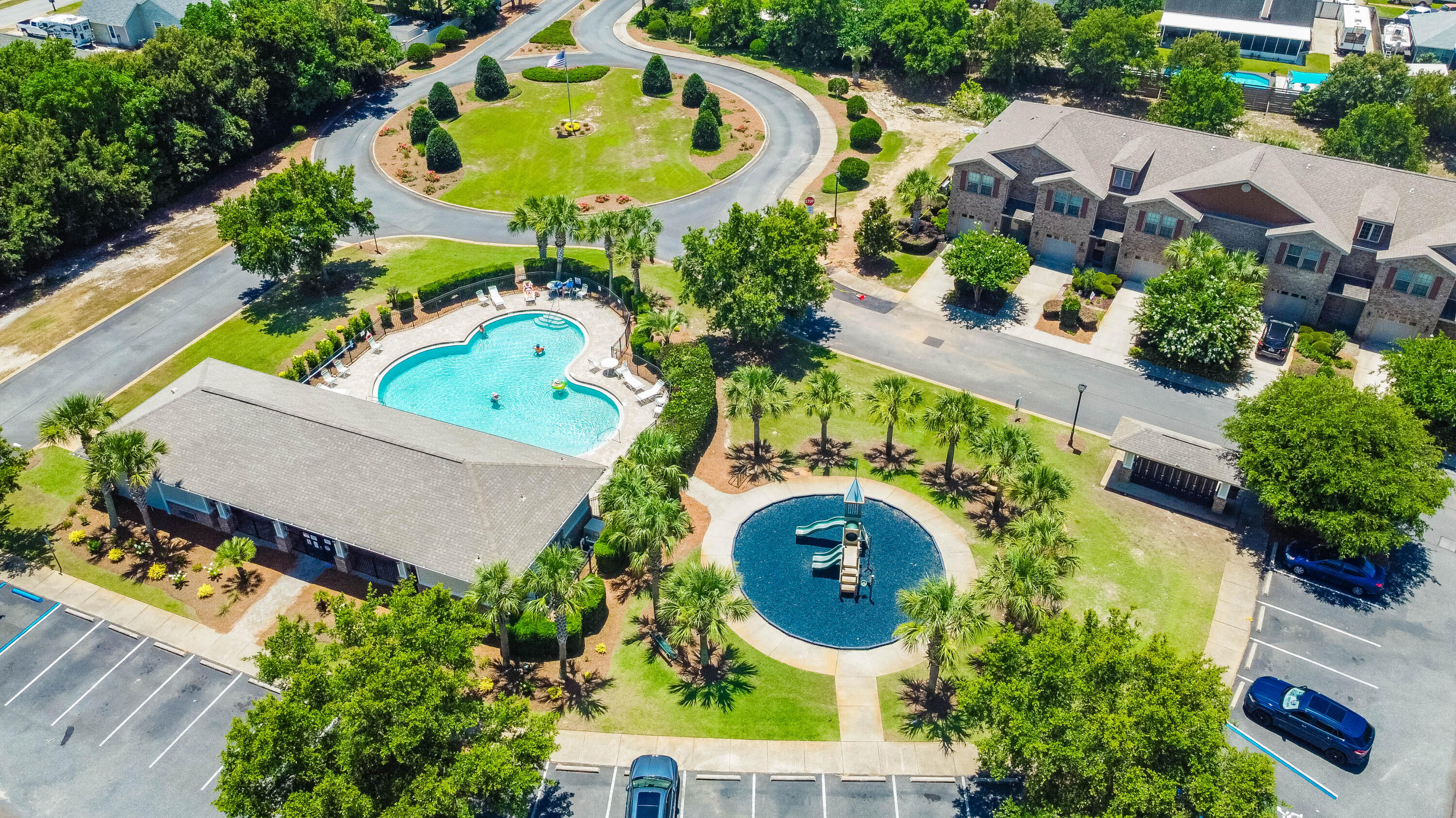 RESERVE POINTE - Residential