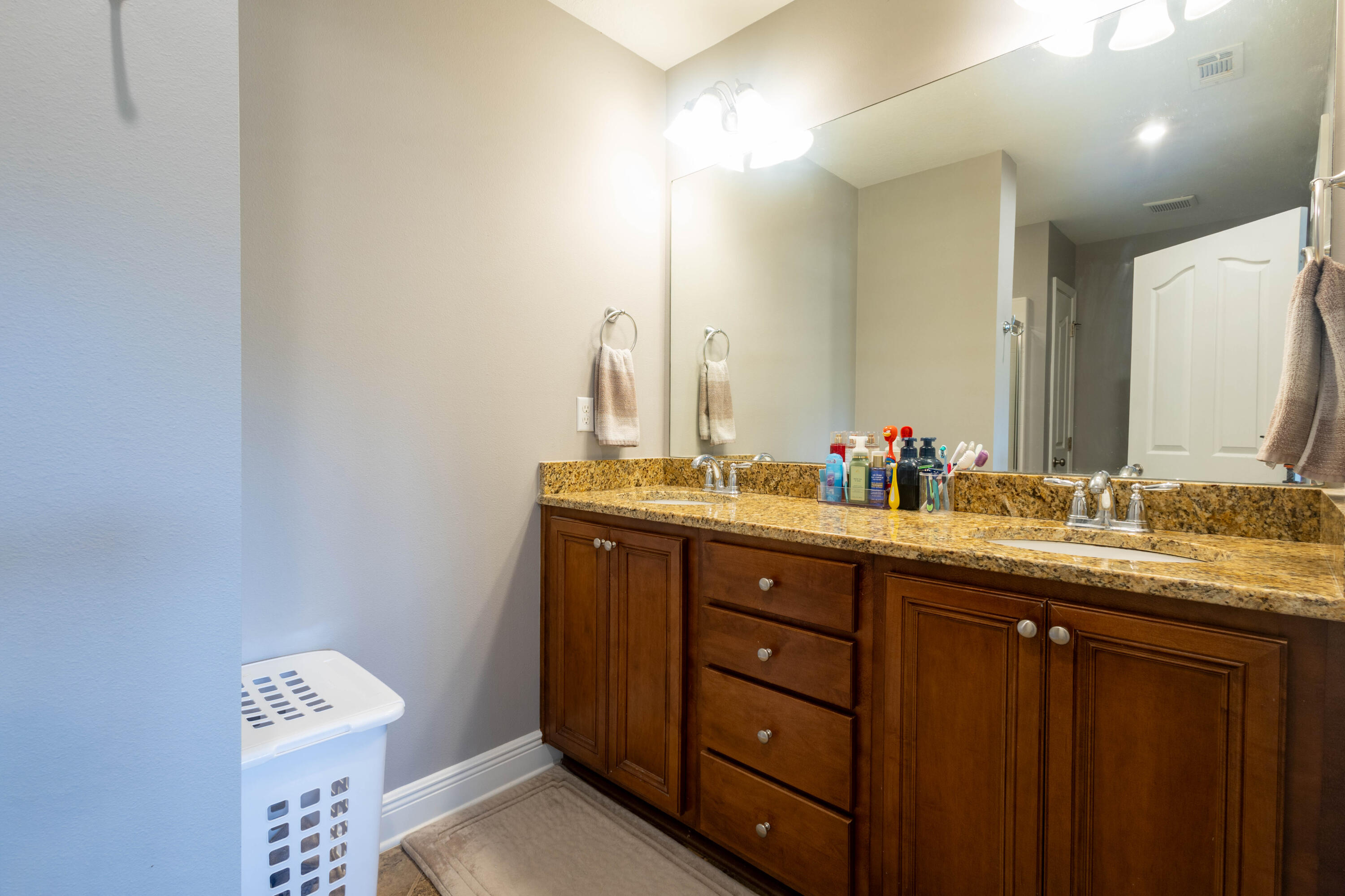 RESERVE POINTE - Residential