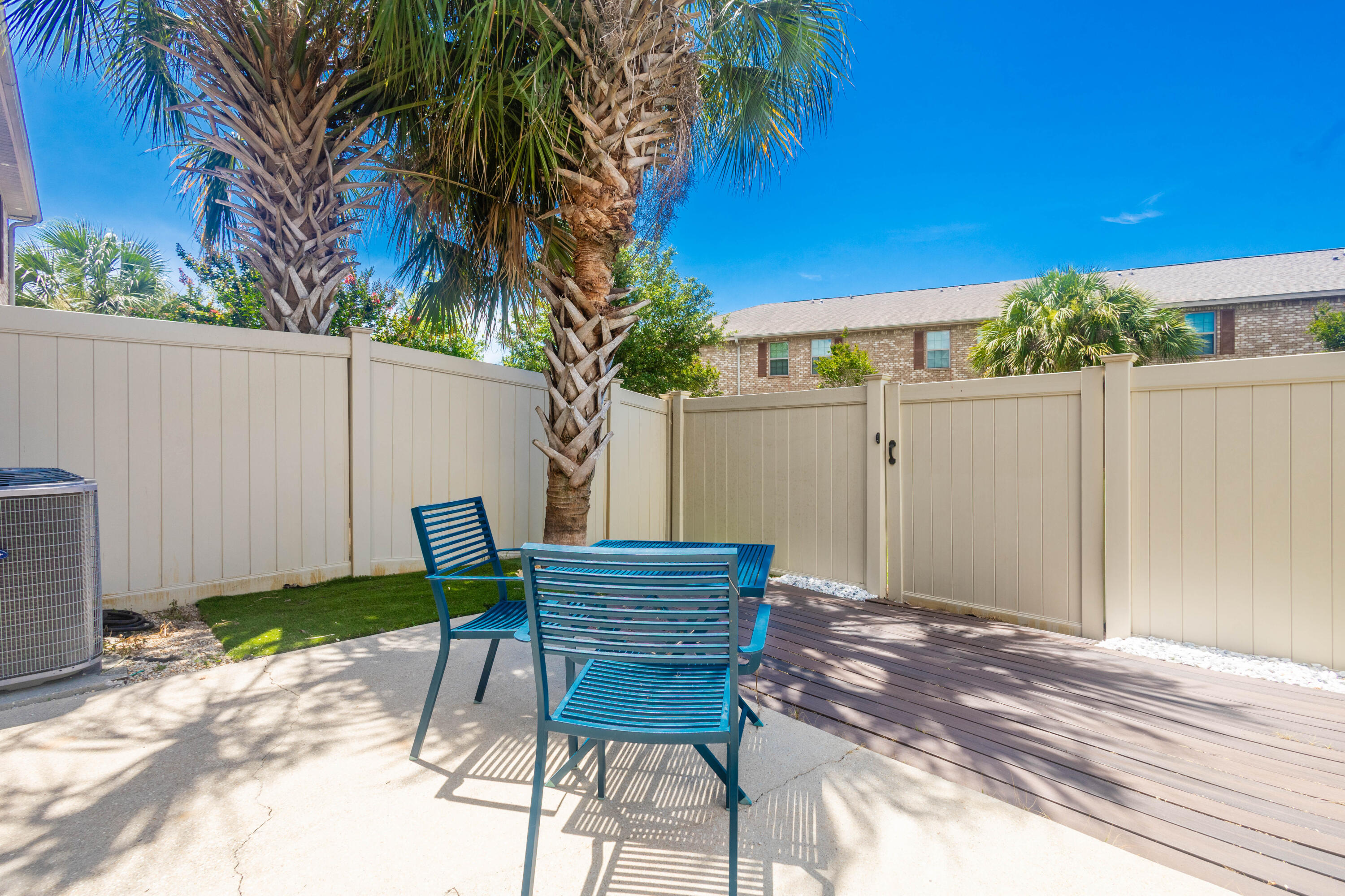 RESERVE POINTE - Residential