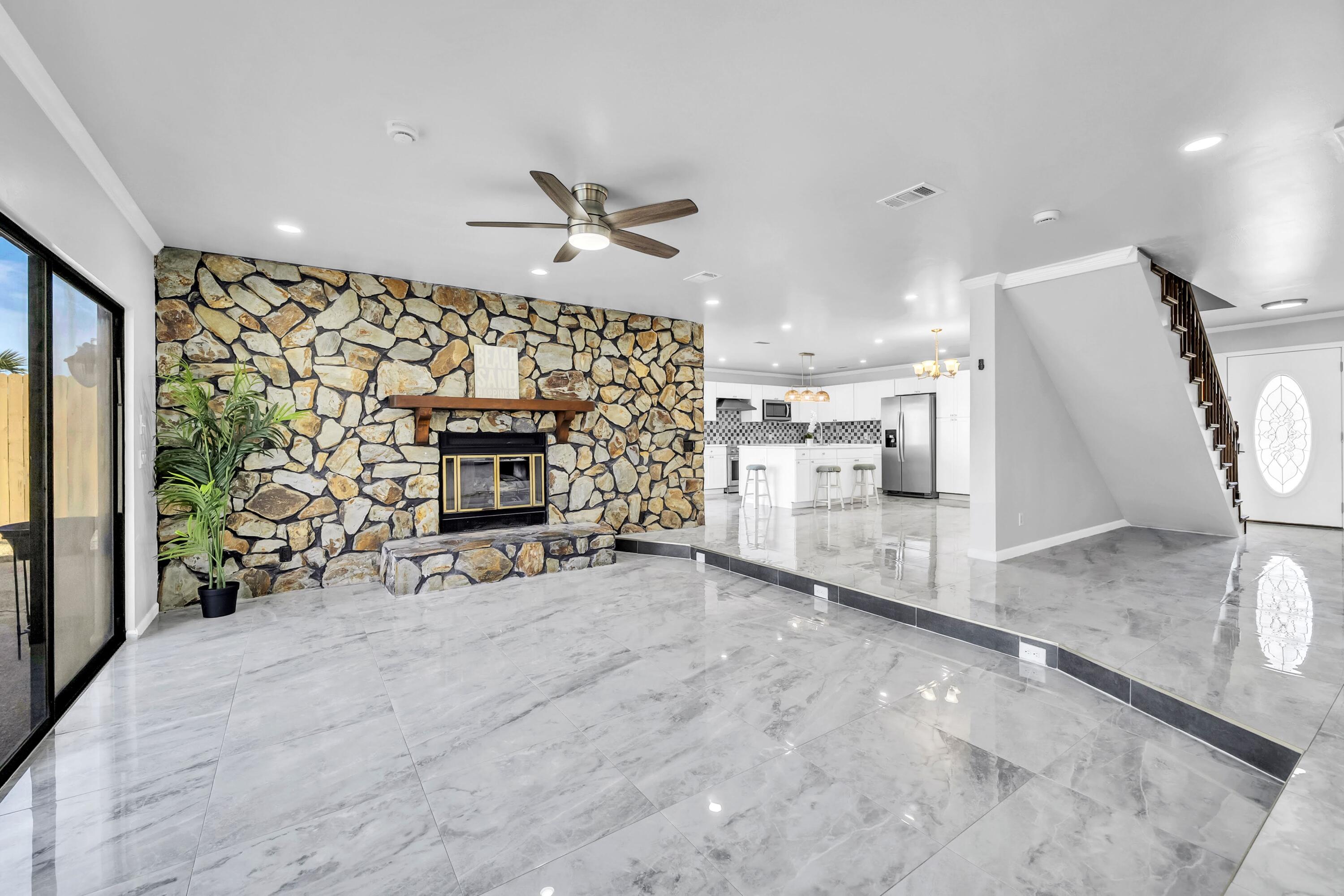 SILVER SANDS UNIT 1 - Residential