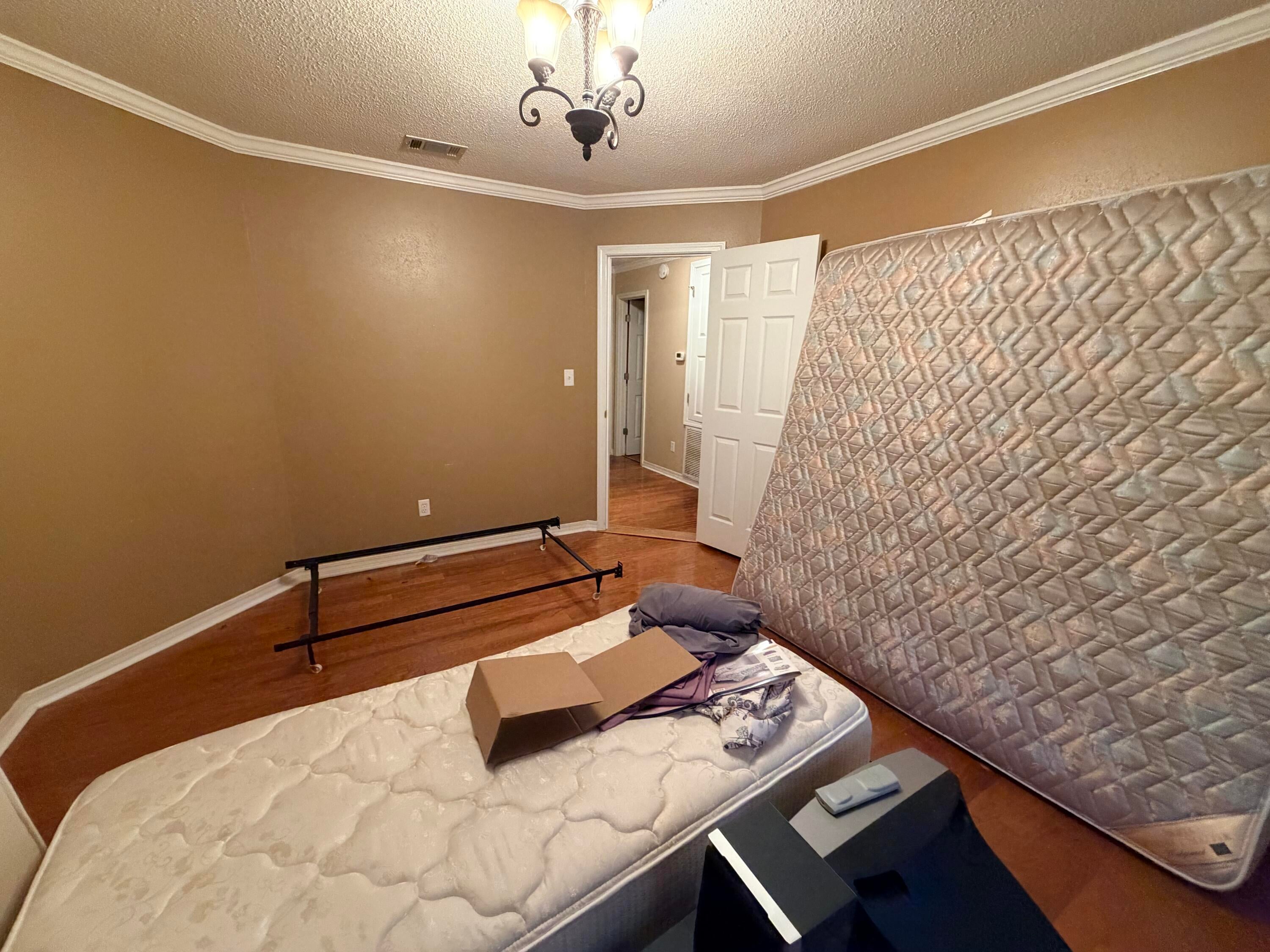 SOUTHMINSTER VILLAGE - Residential