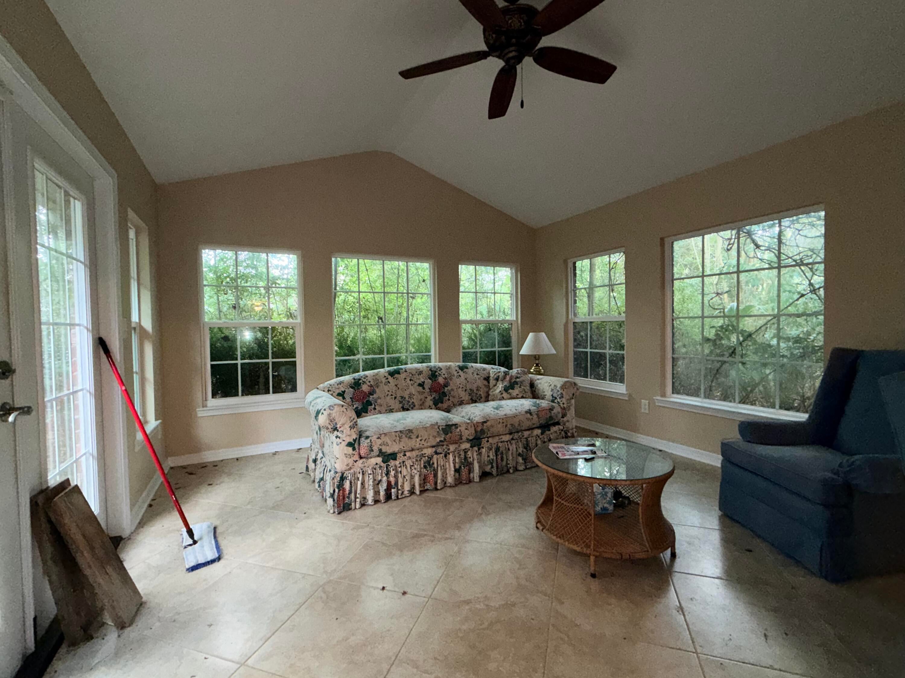 SOUTHMINSTER VILLAGE - Residential