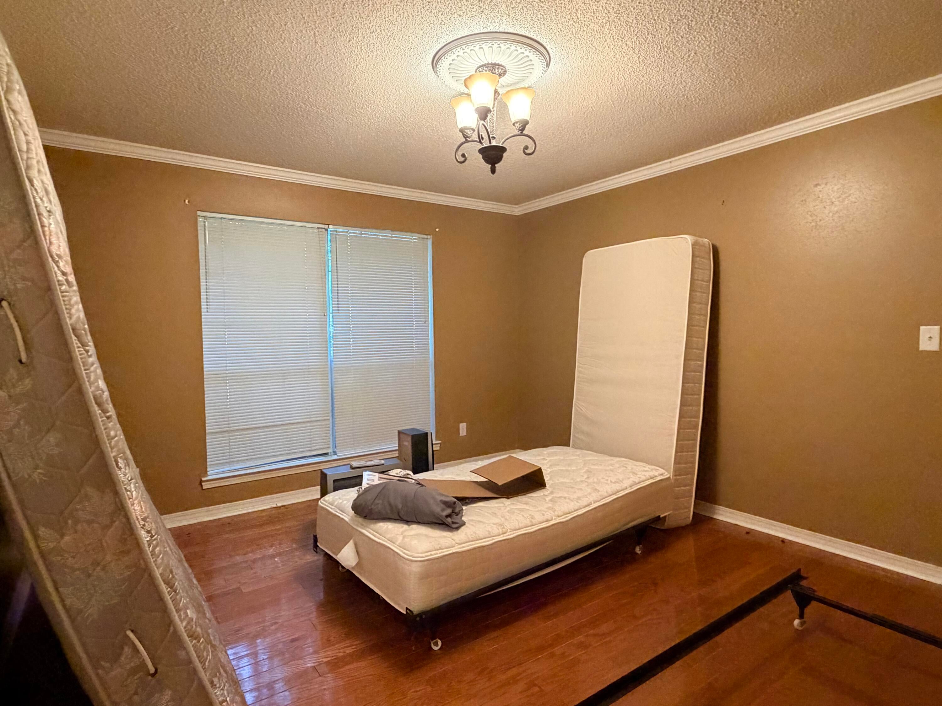 SOUTHMINSTER VILLAGE - Residential