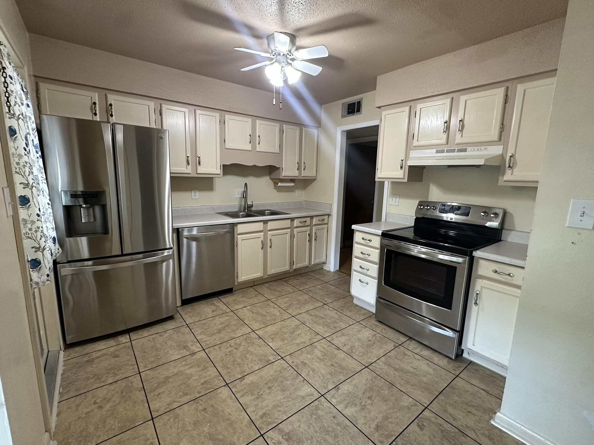 GARNIERS HEIGHTS 1ST ADDN - Residential