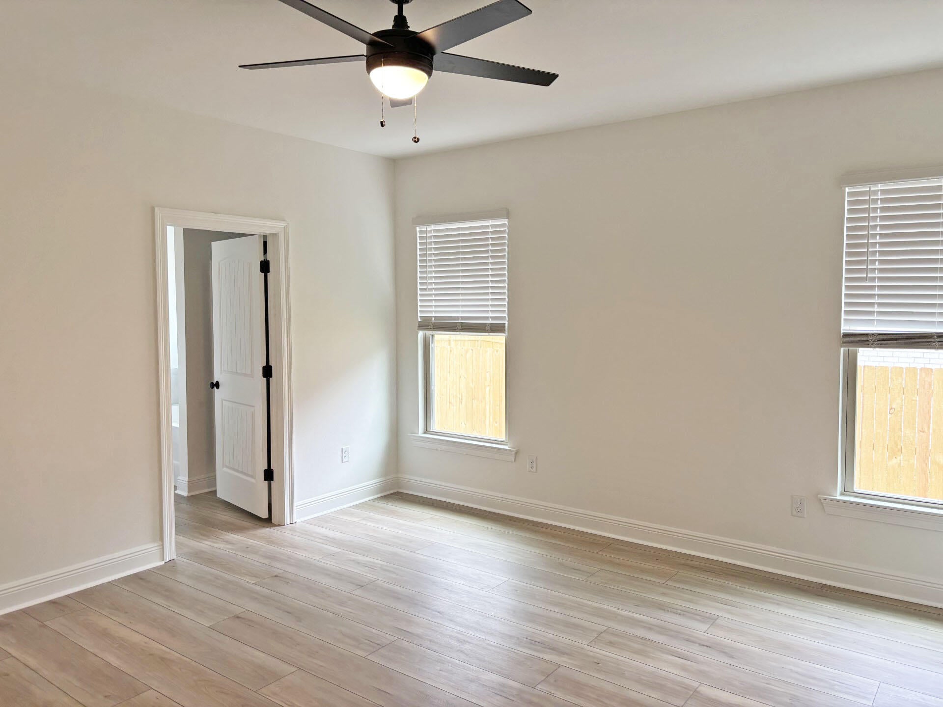 YOUNG OAKS - Residential