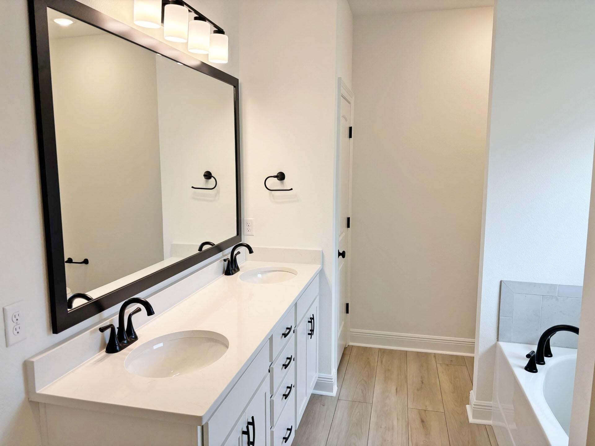 YOUNG OAKS - Residential
