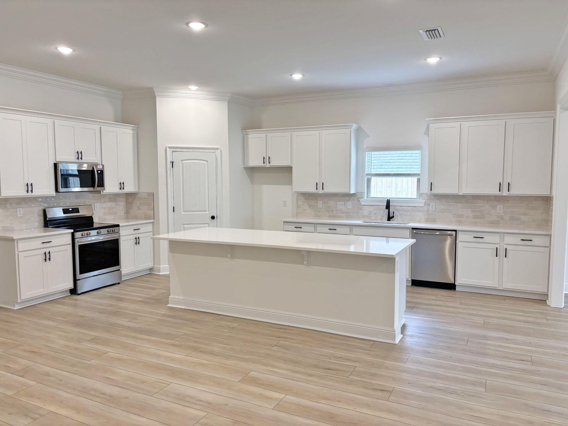 YOUNG OAKS - Residential