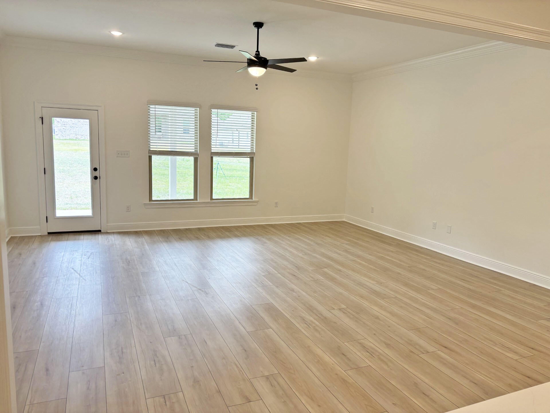 YOUNG OAKS - Residential
