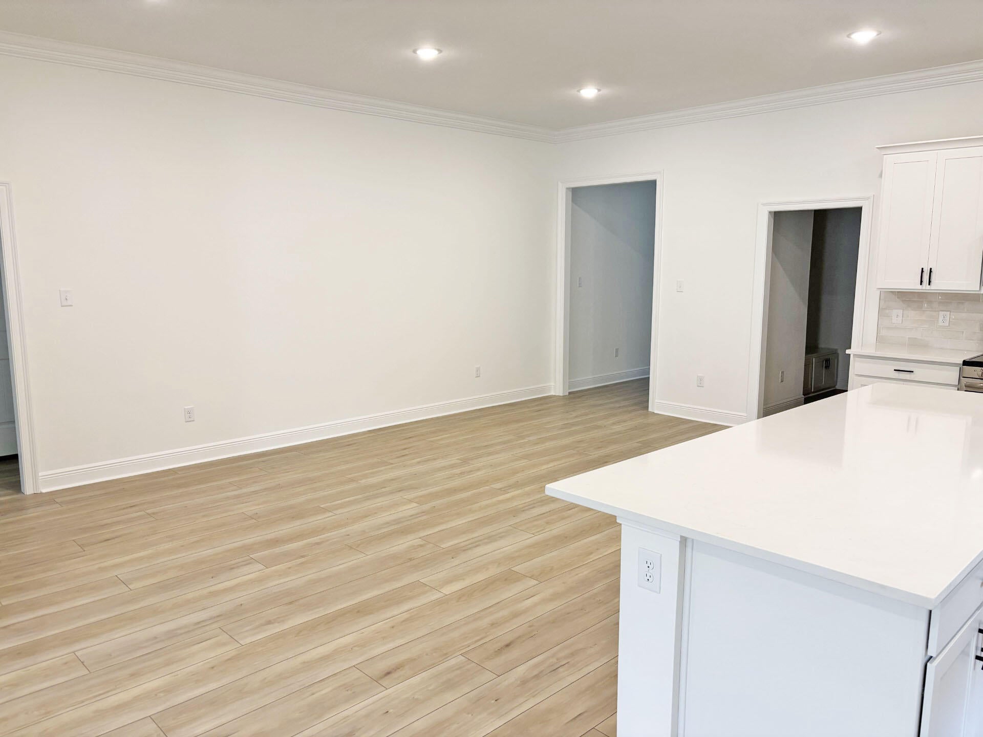 YOUNG OAKS - Residential
