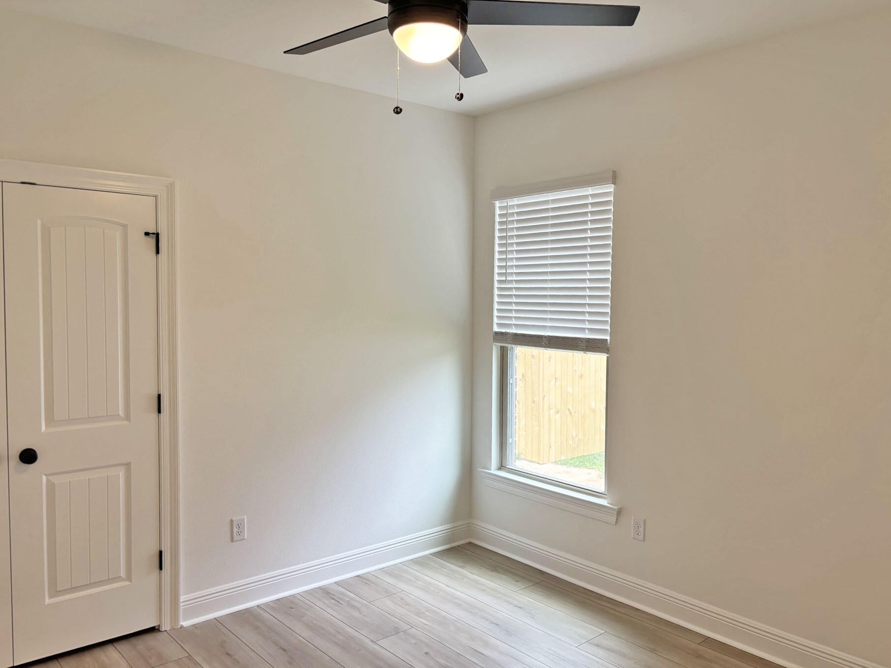 YOUNG OAKS - Residential