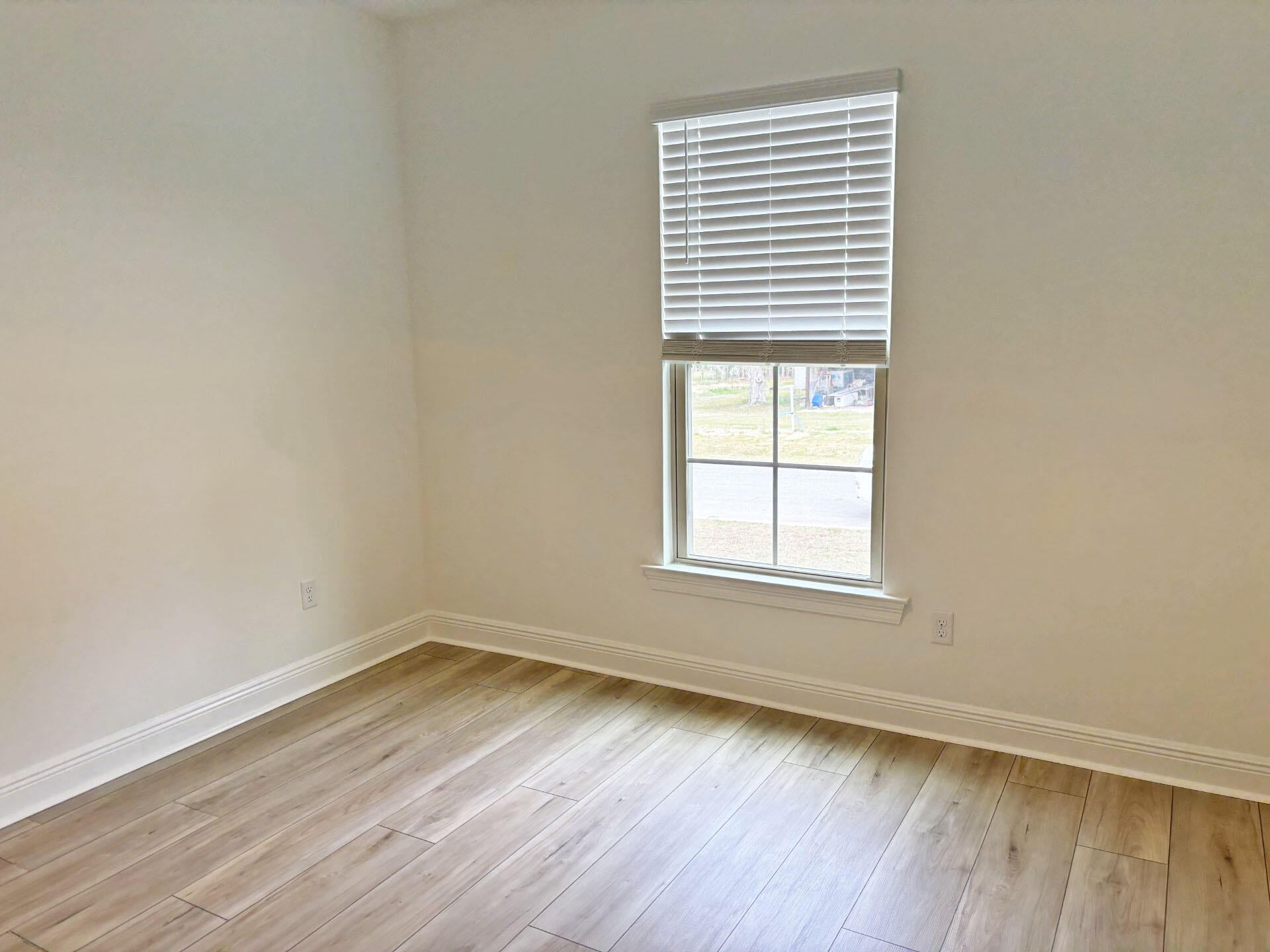 YOUNG OAKS - Residential