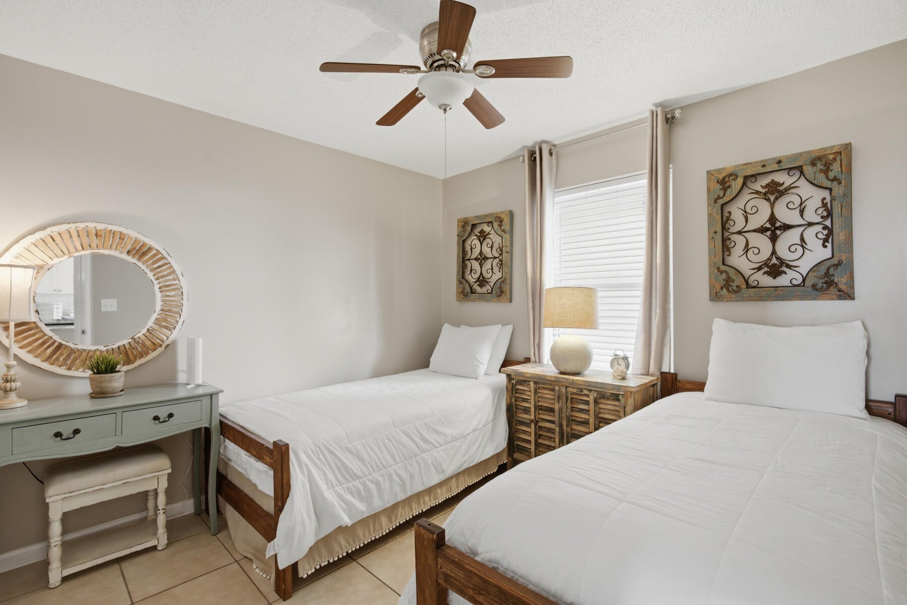 POOLSIDE VILLAS CONDO - Residential