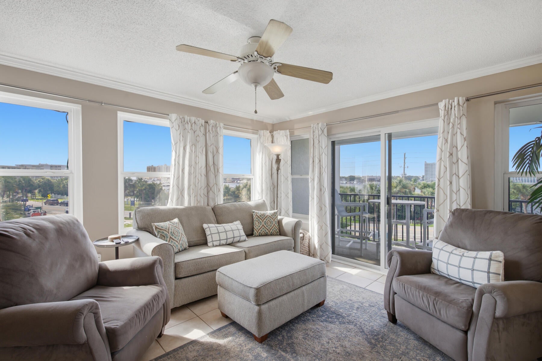 POOLSIDE VILLAS CONDO - Residential