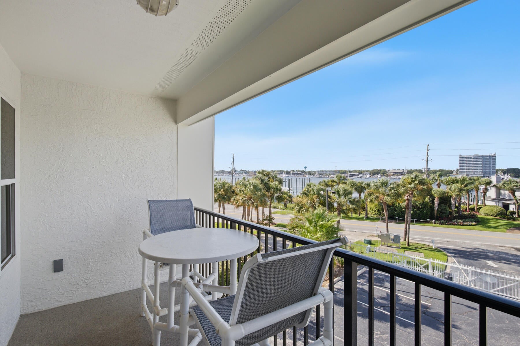 POOLSIDE VILLAS CONDO - Residential