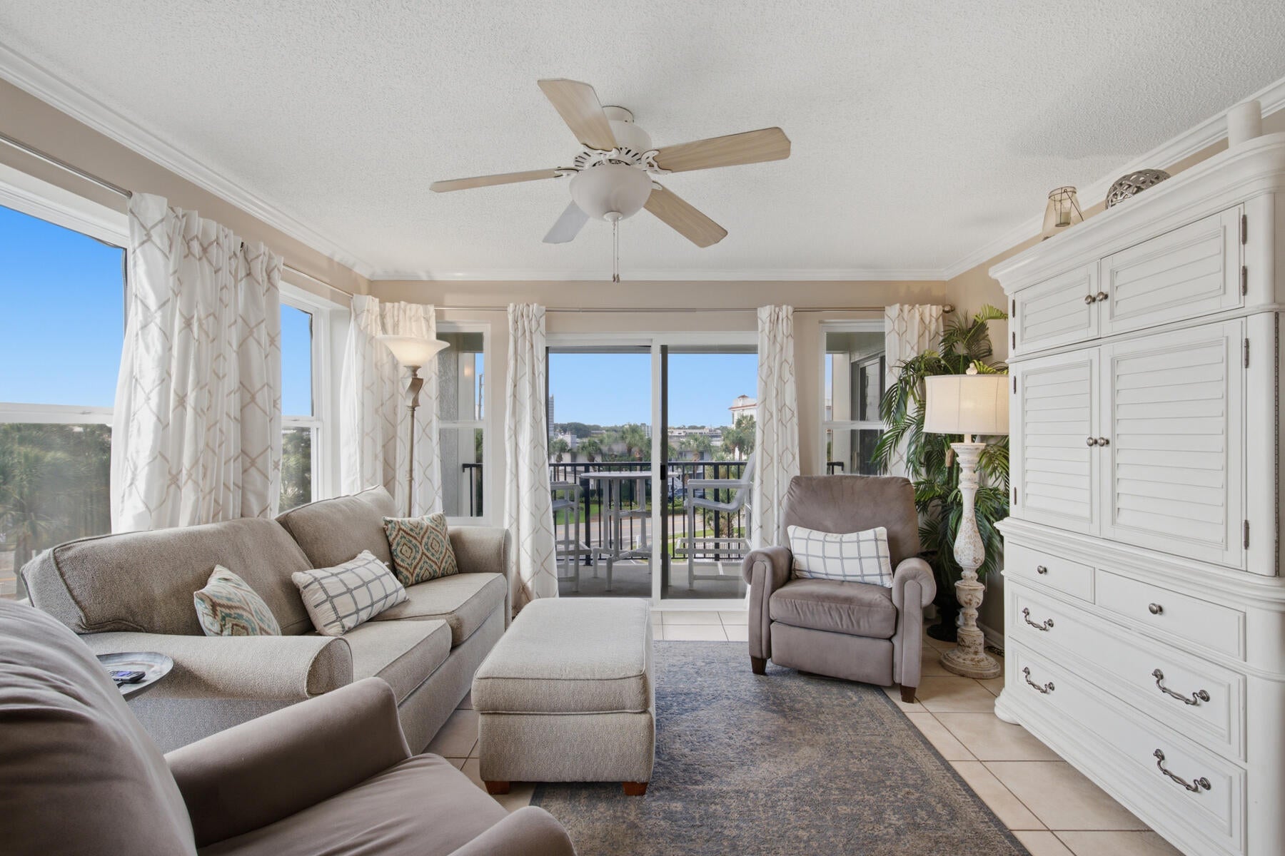 POOLSIDE VILLAS CONDO - Residential