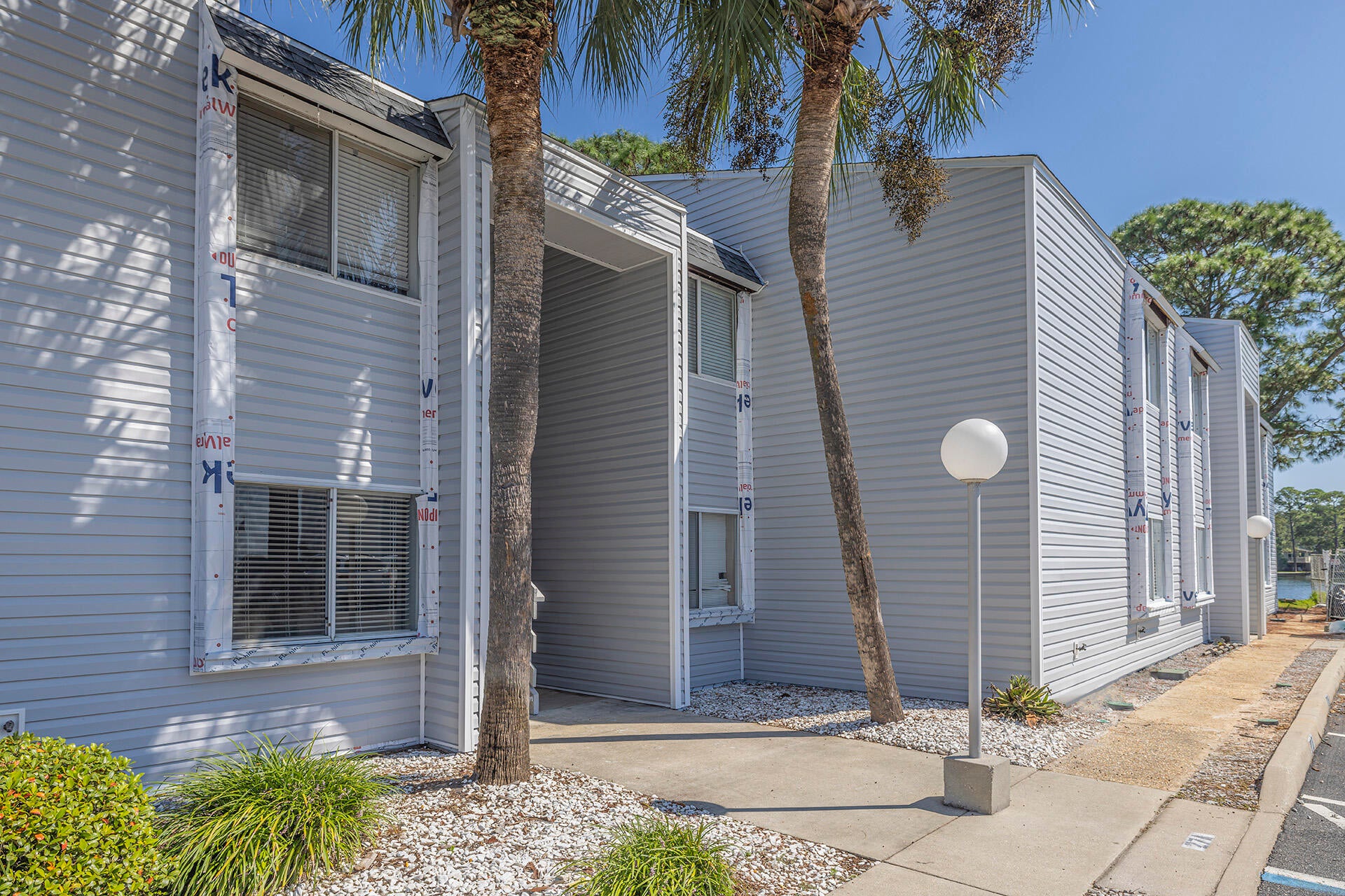 FINISTERRA CONDO - Residential Lease