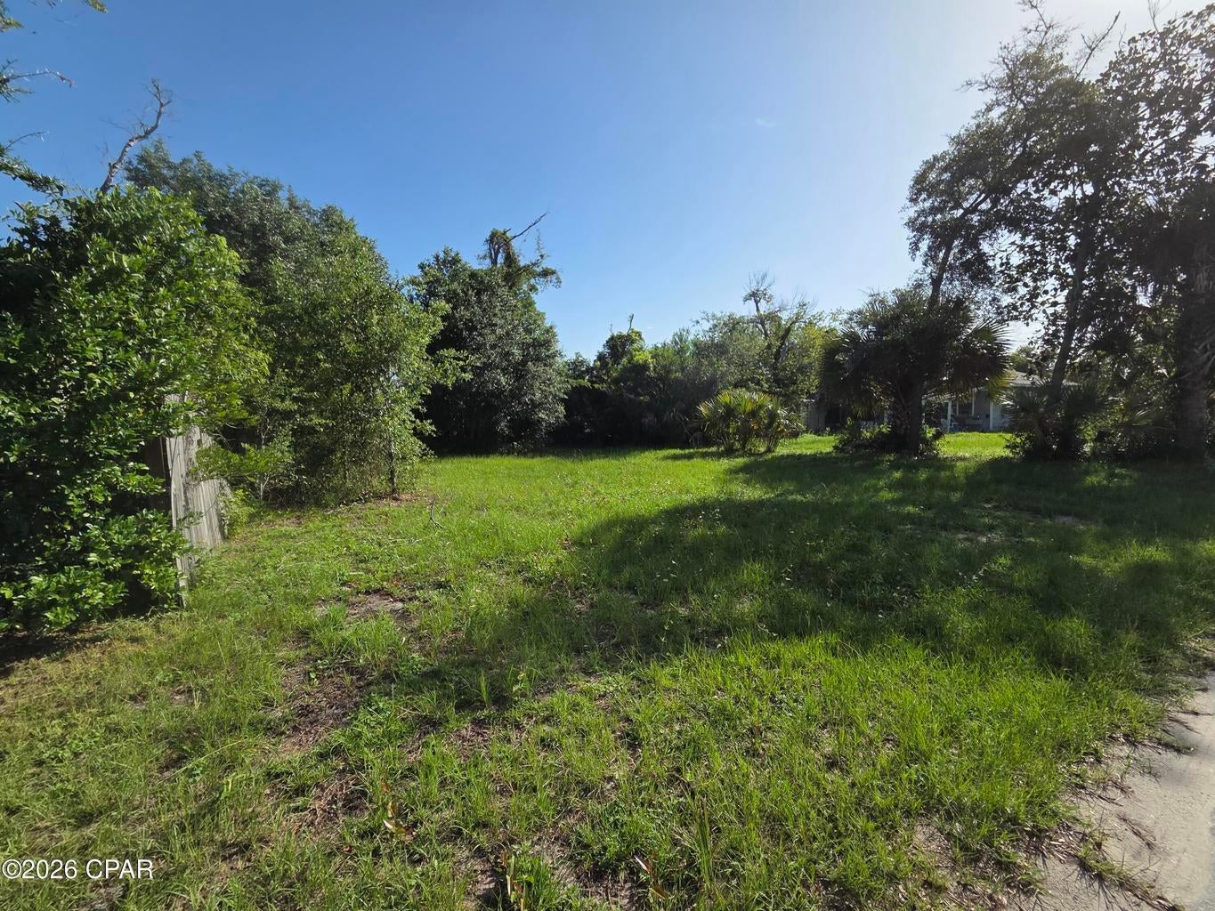 NO RECORDED SUBDIVISION - Land