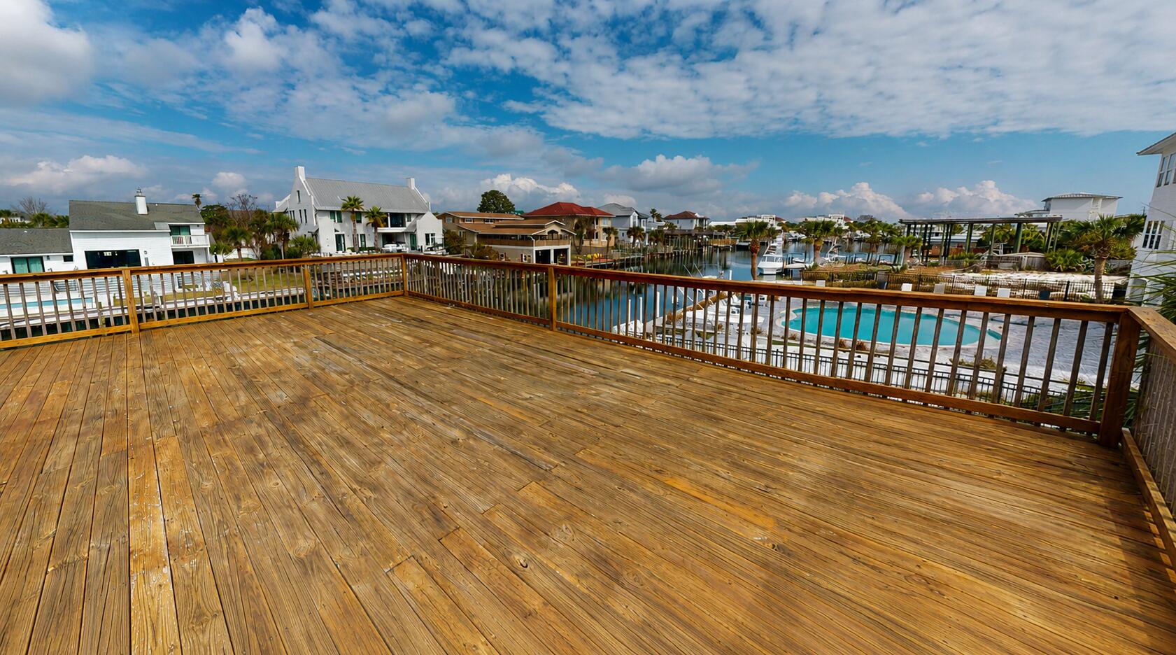 HOLIDAY ISLE - Residential