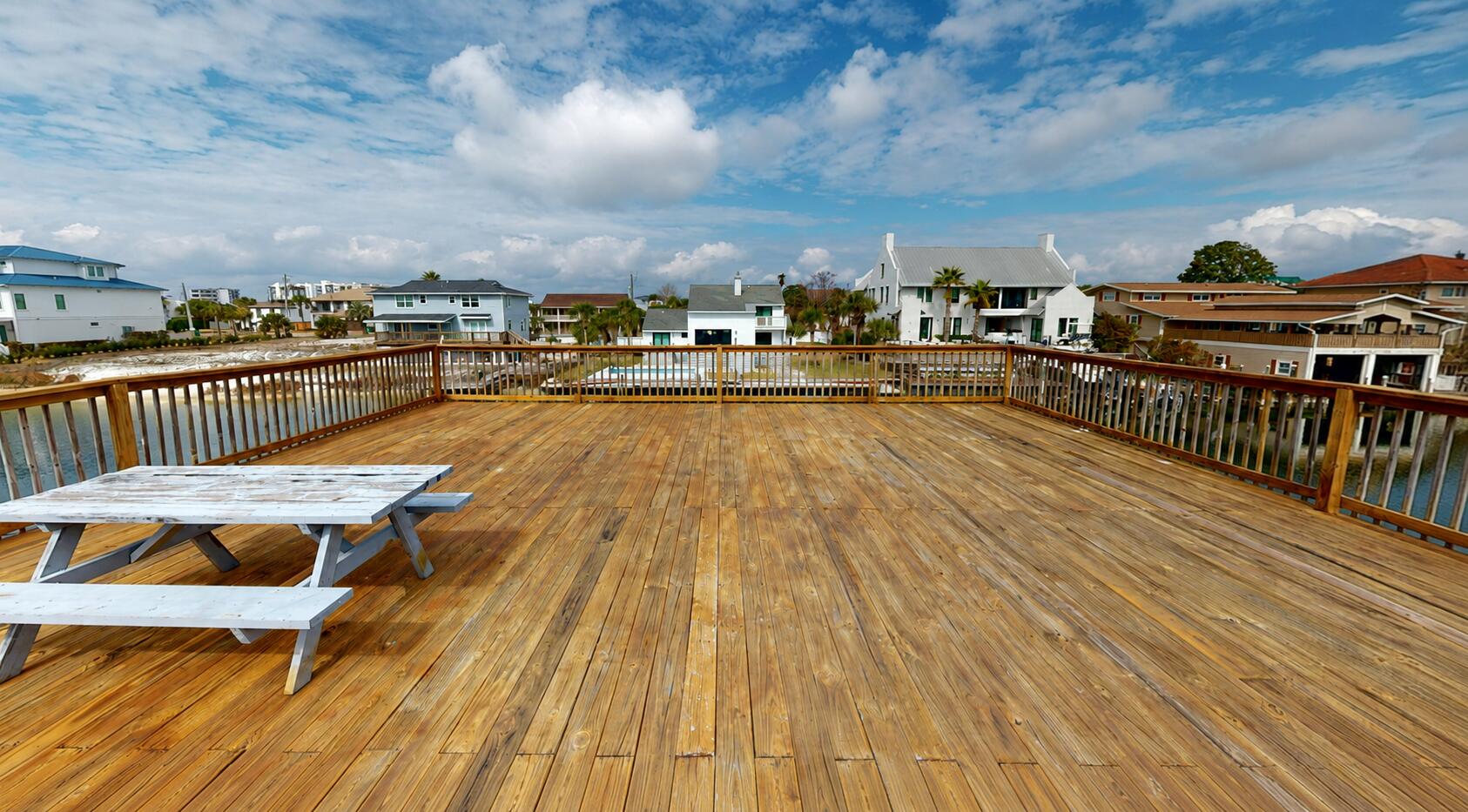 HOLIDAY ISLE - Residential