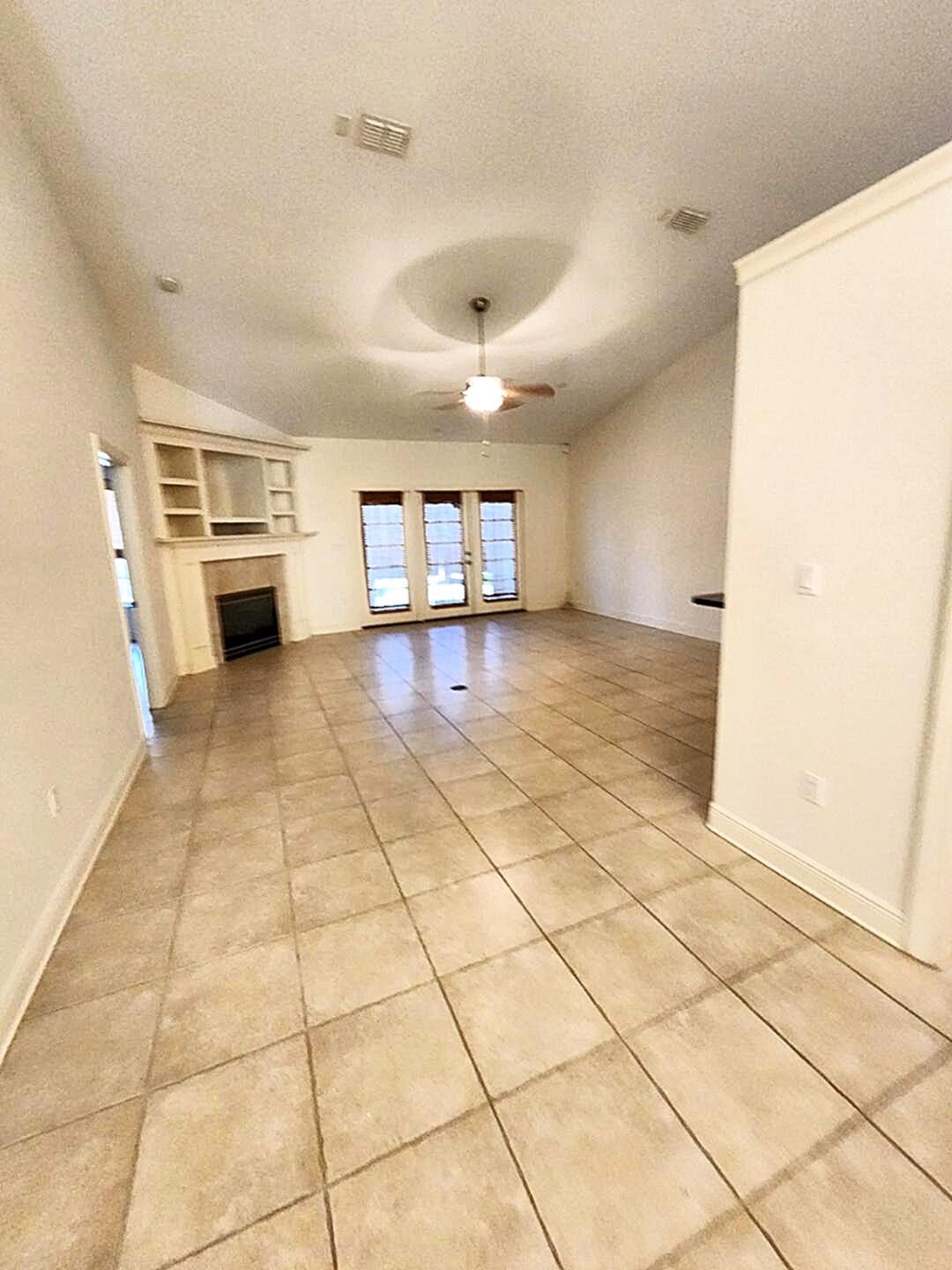 DIAMOND LAKES - Residential Lease