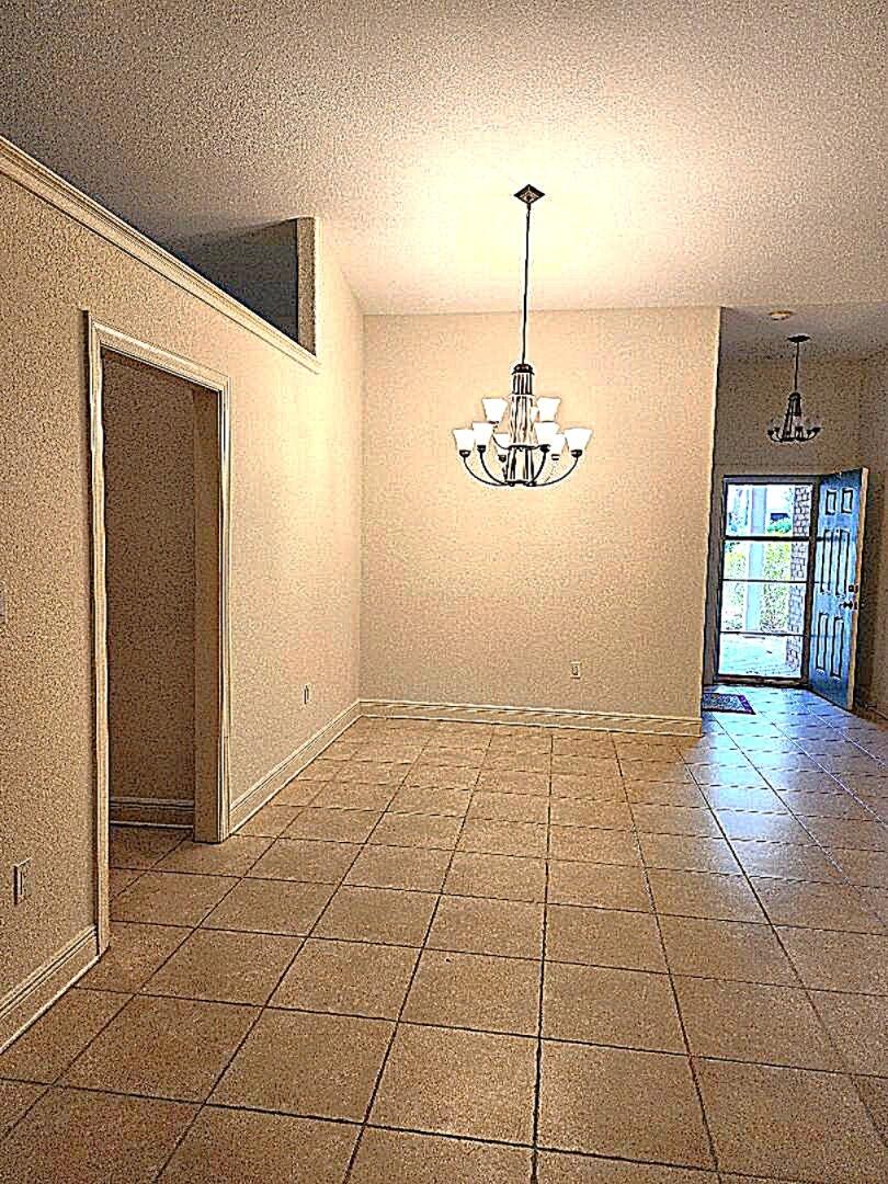 DIAMOND LAKES - Residential Lease