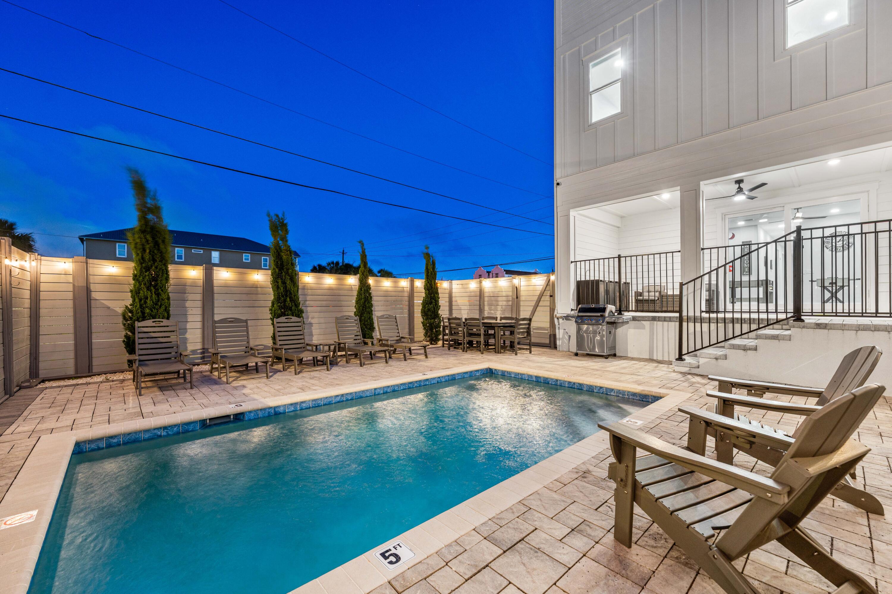 BAHAMA BEACH - Residential