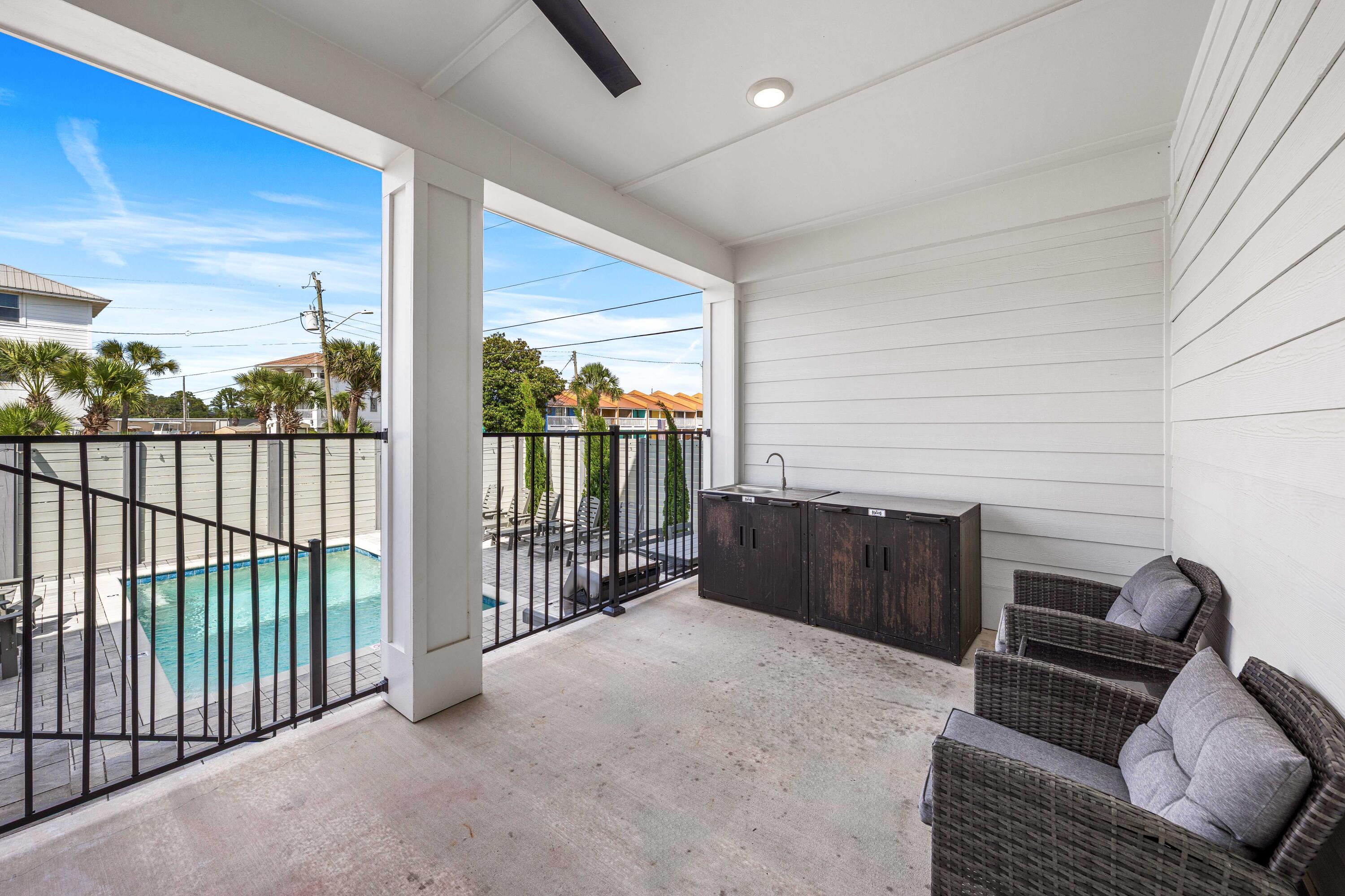 BAHAMA BEACH - Residential