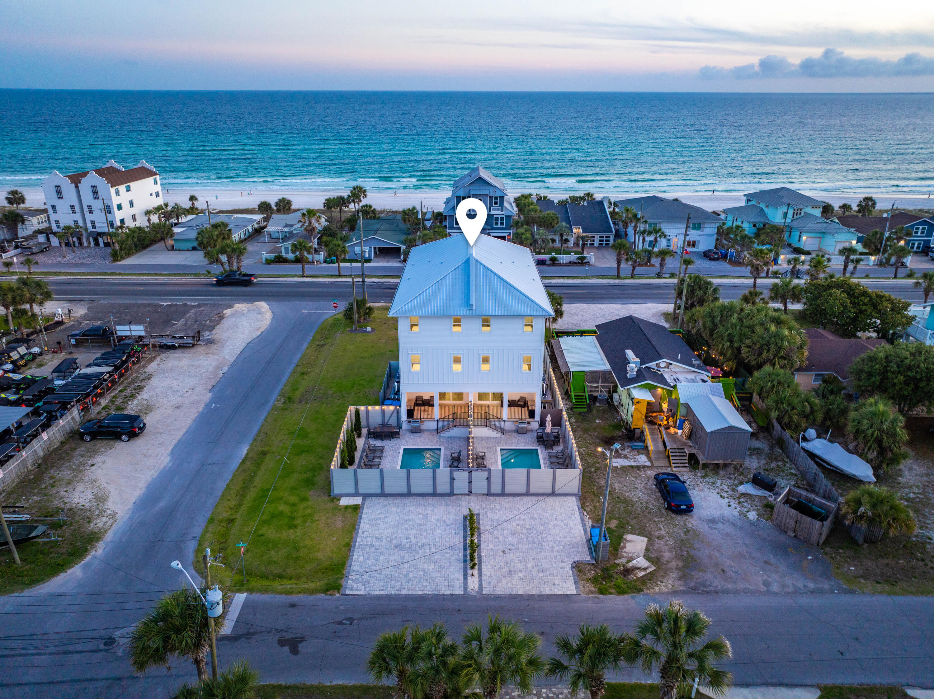BAHAMA BEACH - Residential
