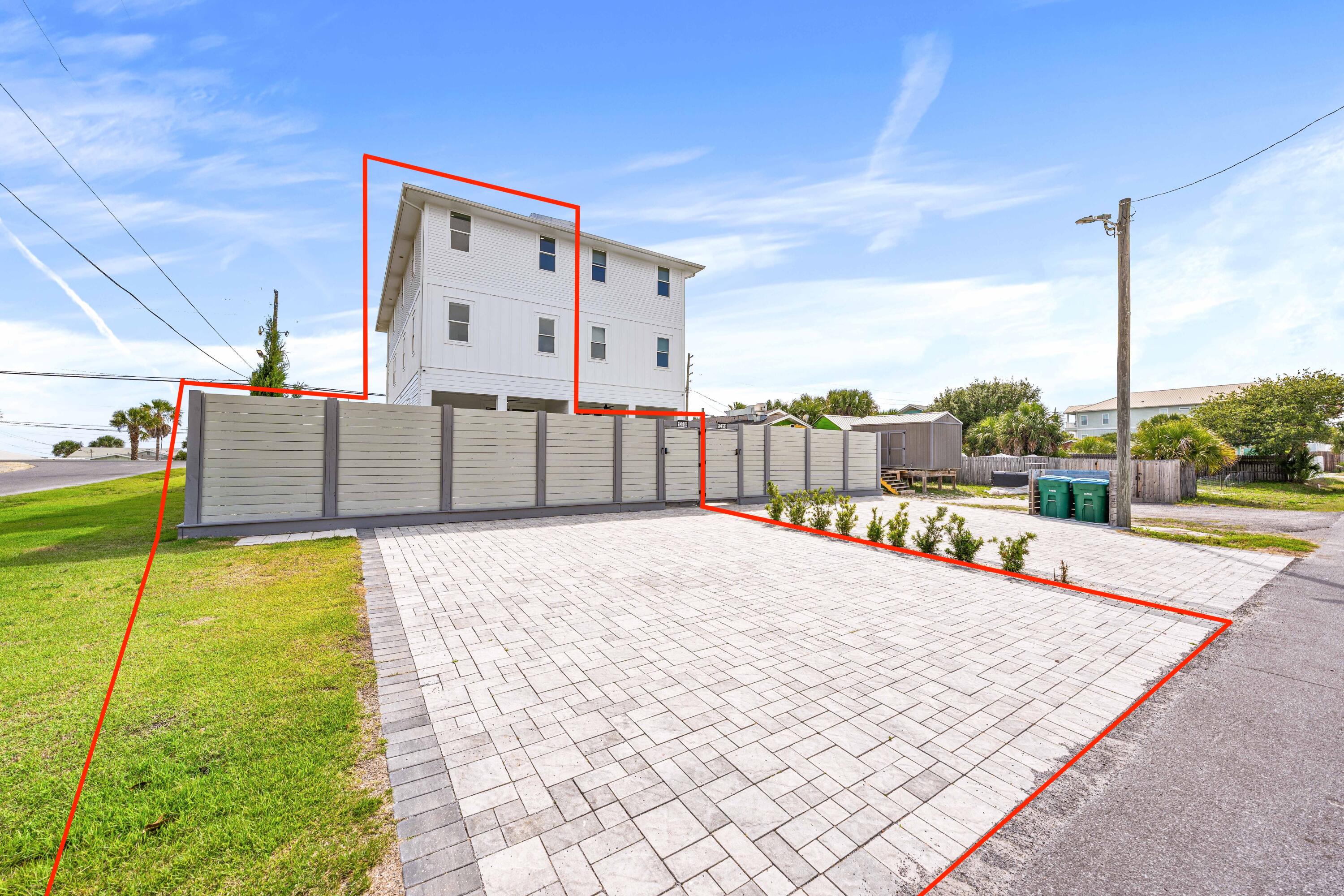 BAHAMA BEACH - Residential