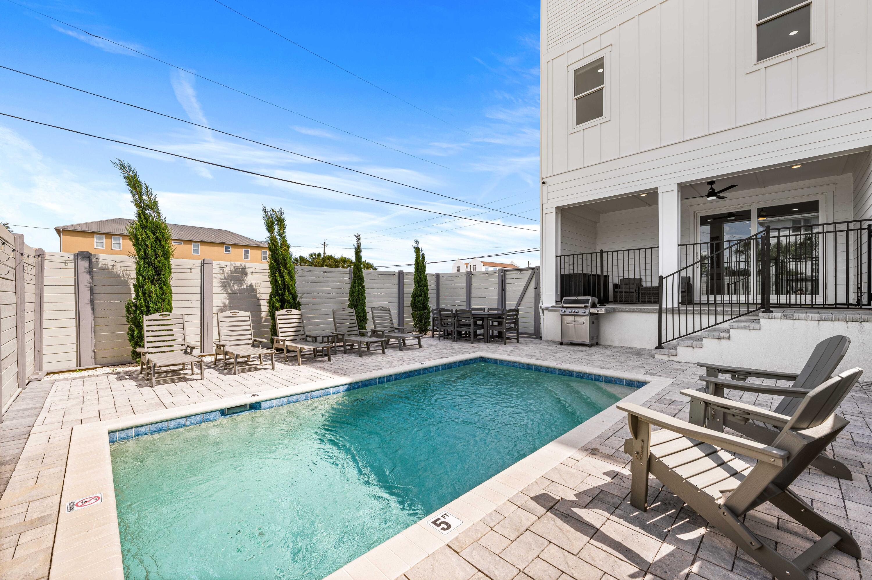 BAHAMA BEACH - Residential